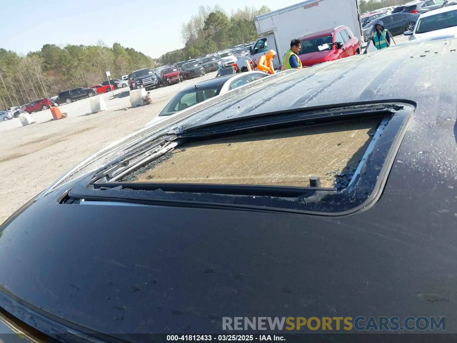 19 Photograph of a damaged car 5XYP34HCXNG289594 KIA TELLURIDE 2022