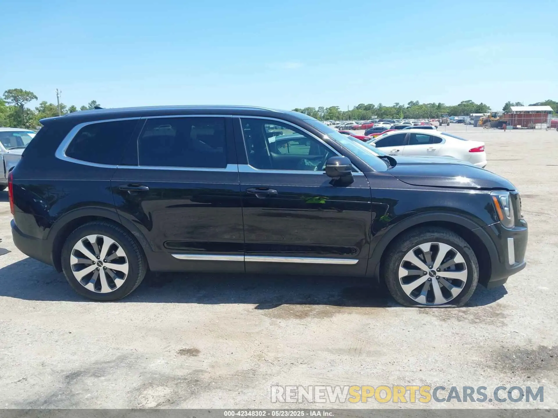 13 Photograph of a damaged car 5XYP34HCXNG314378 KIA TELLURIDE 2022