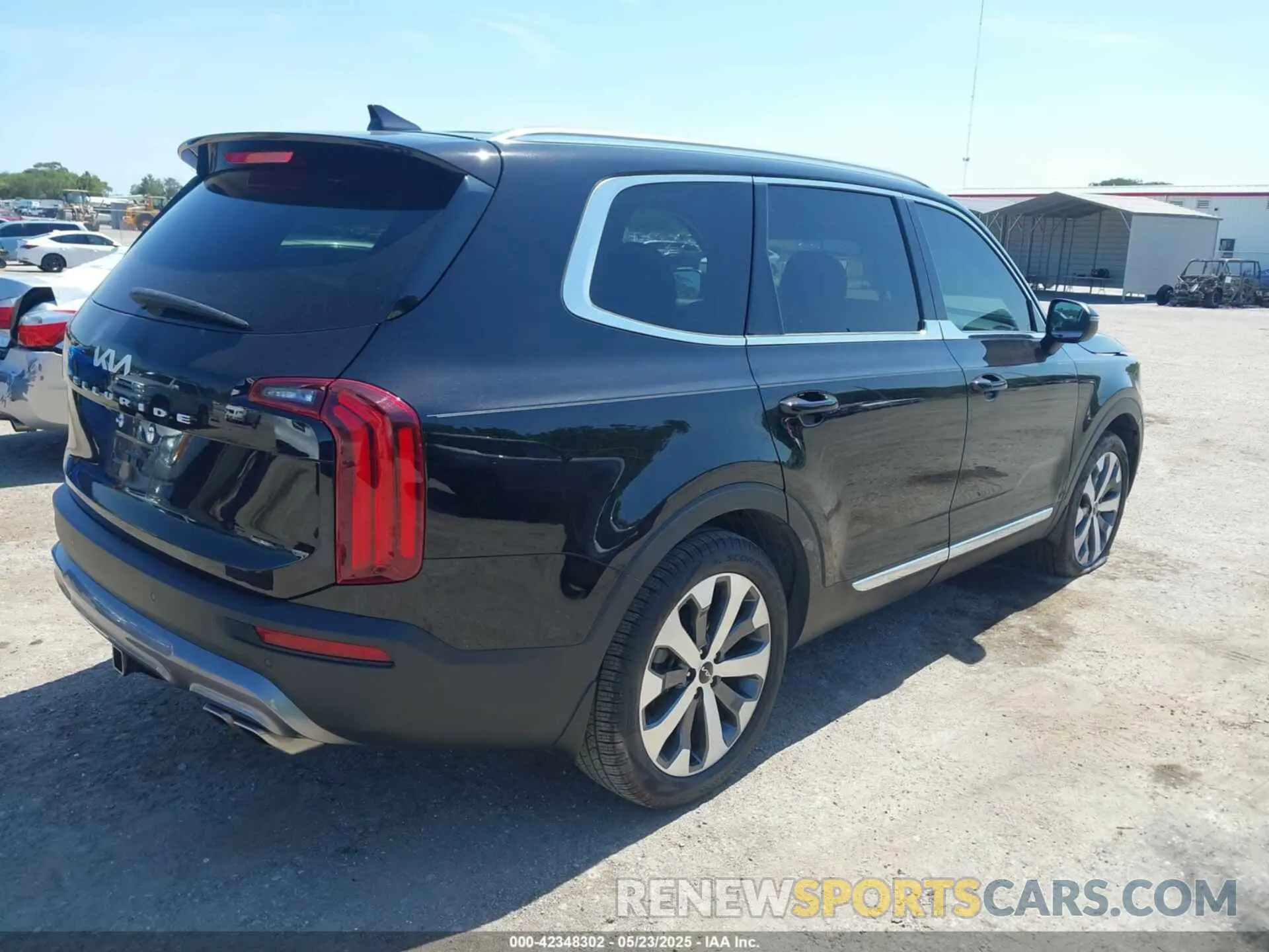 4 Photograph of a damaged car 5XYP34HCXNG314378 KIA TELLURIDE 2022