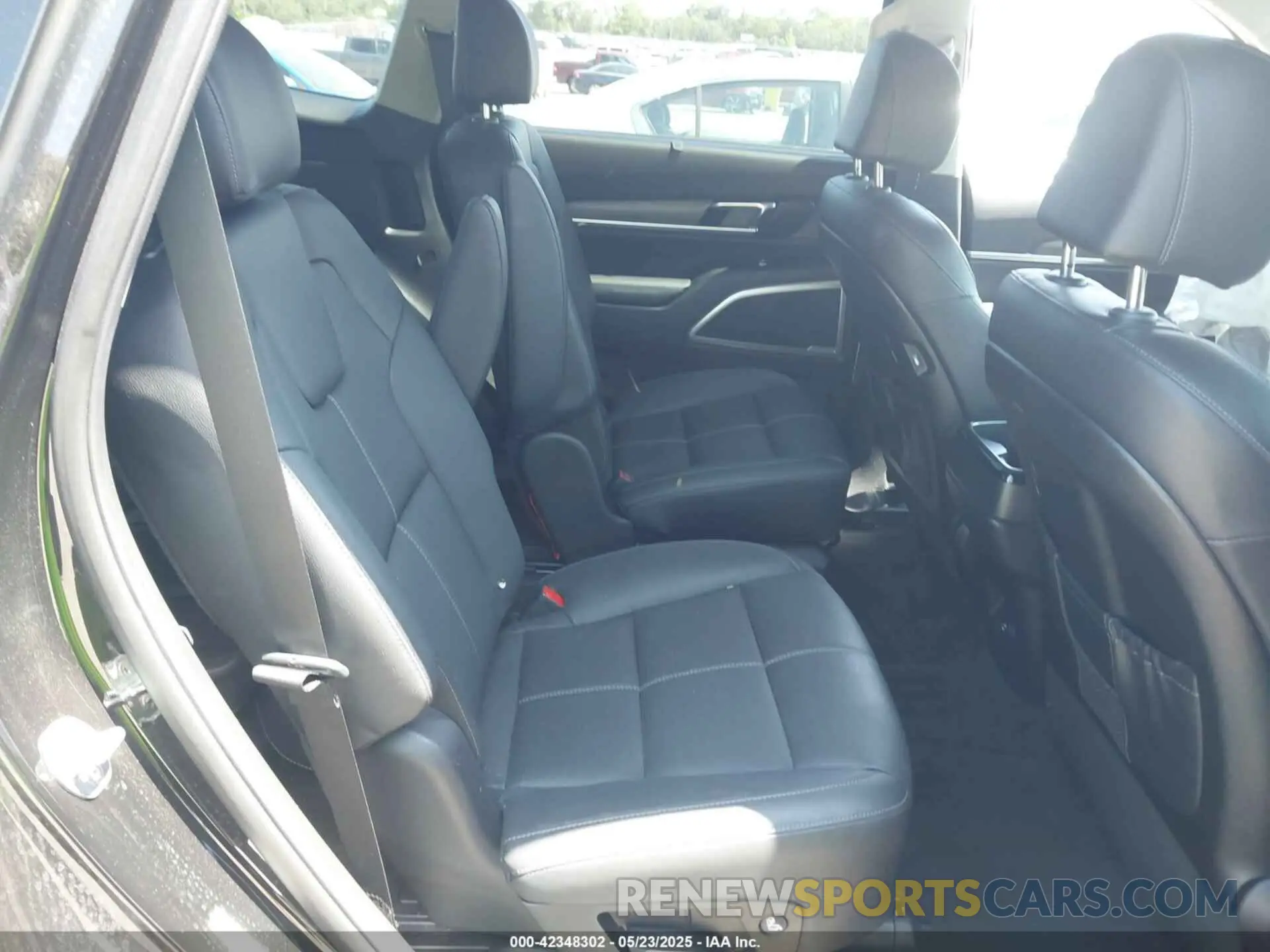 8 Photograph of a damaged car 5XYP34HCXNG314378 KIA TELLURIDE 2022