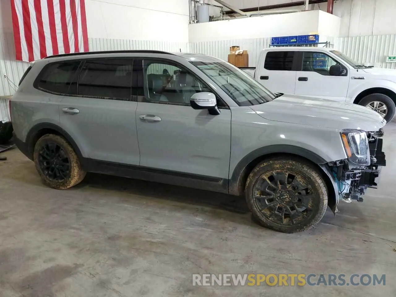 4 Photograph of a damaged car 5XYP3DHC0NG270021 KIA TELLURIDE 2022