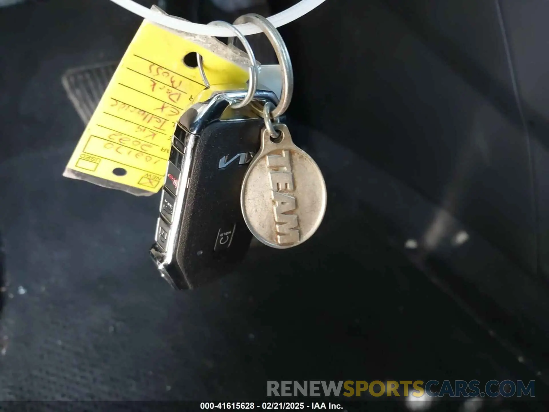 11 Photograph of a damaged car 5XYP3DHC1NG237397 KIA TELLURIDE 2022