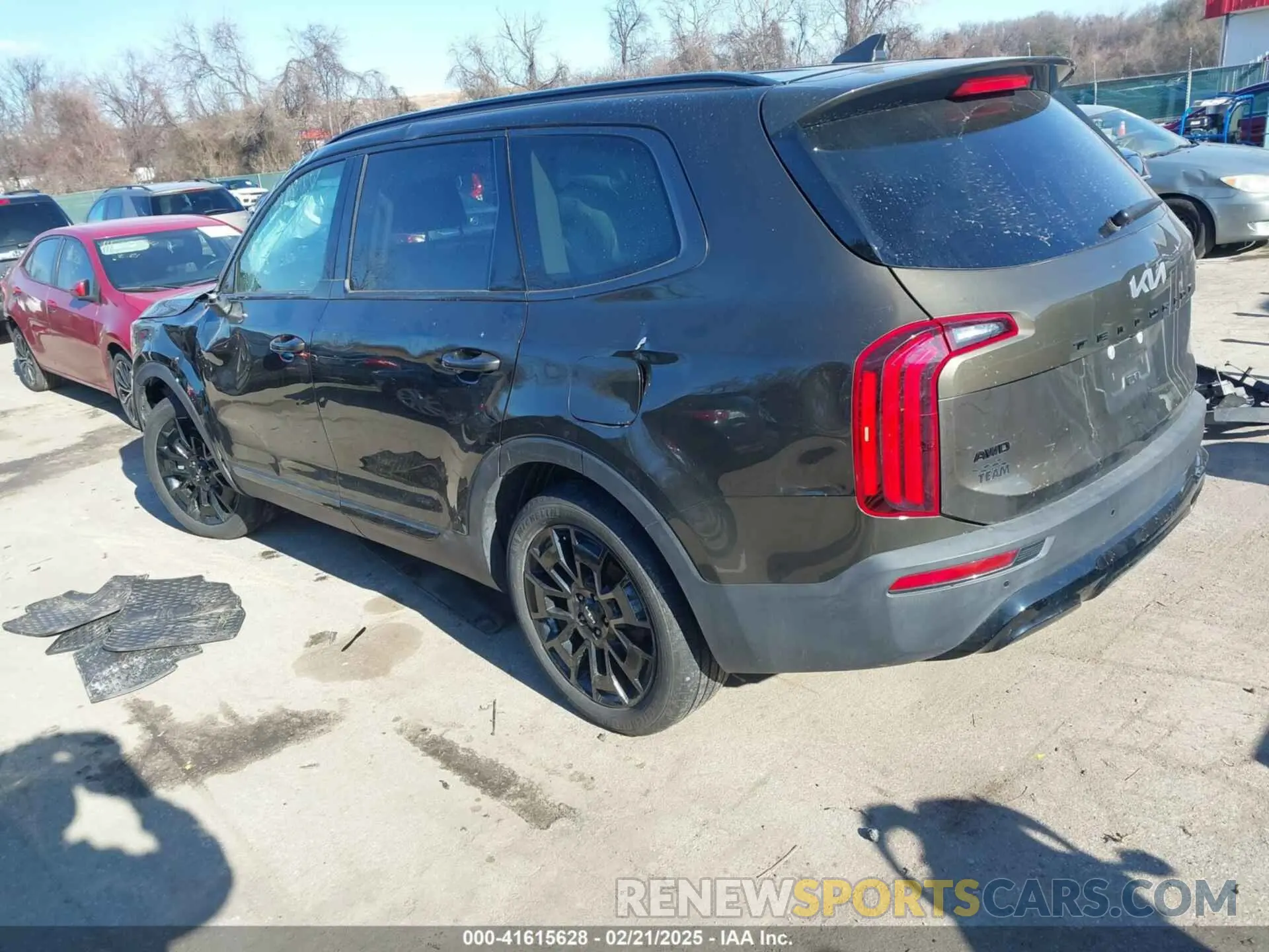 3 Photograph of a damaged car 5XYP3DHC1NG237397 KIA TELLURIDE 2022
