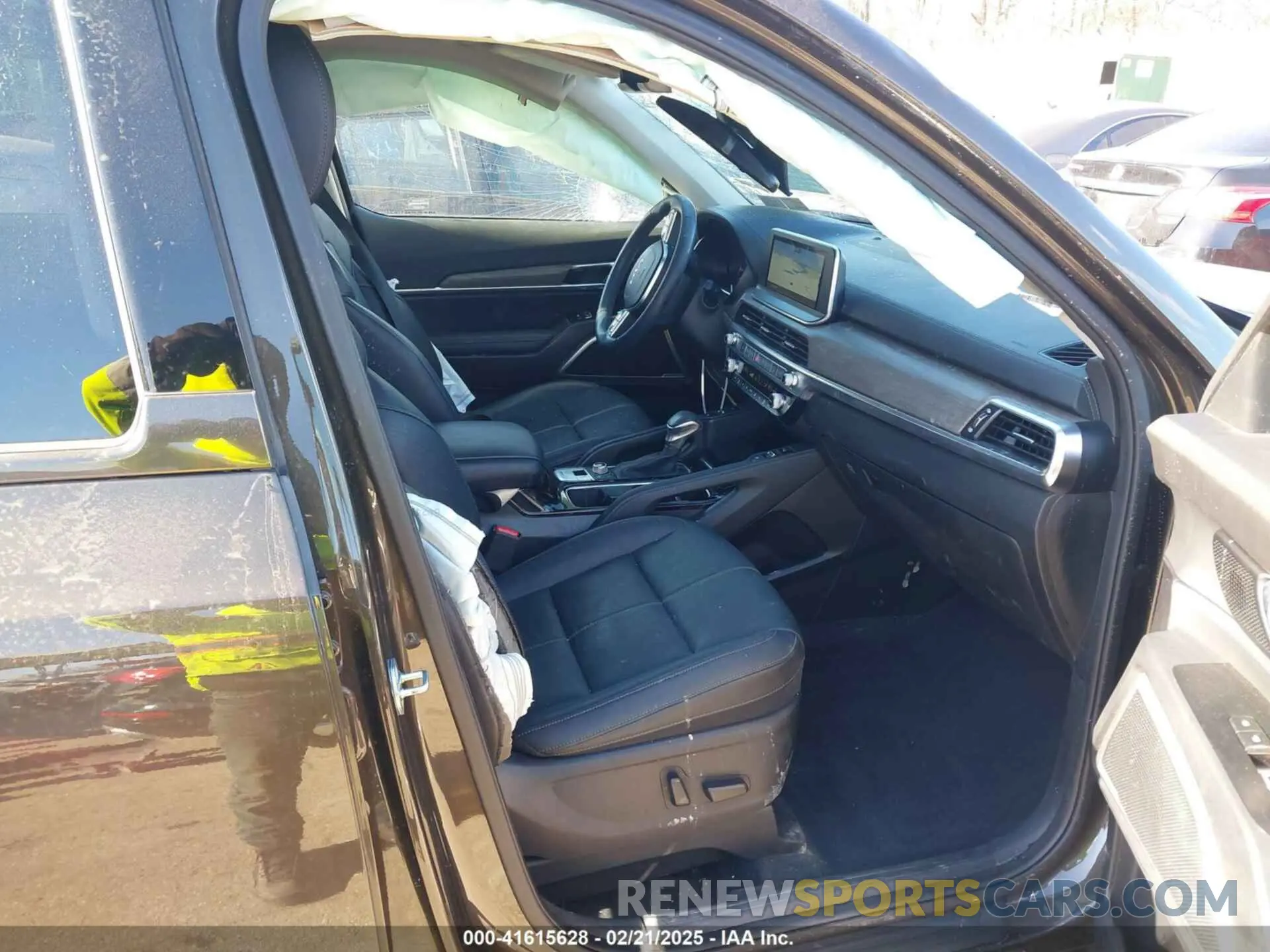 5 Photograph of a damaged car 5XYP3DHC1NG237397 KIA TELLURIDE 2022