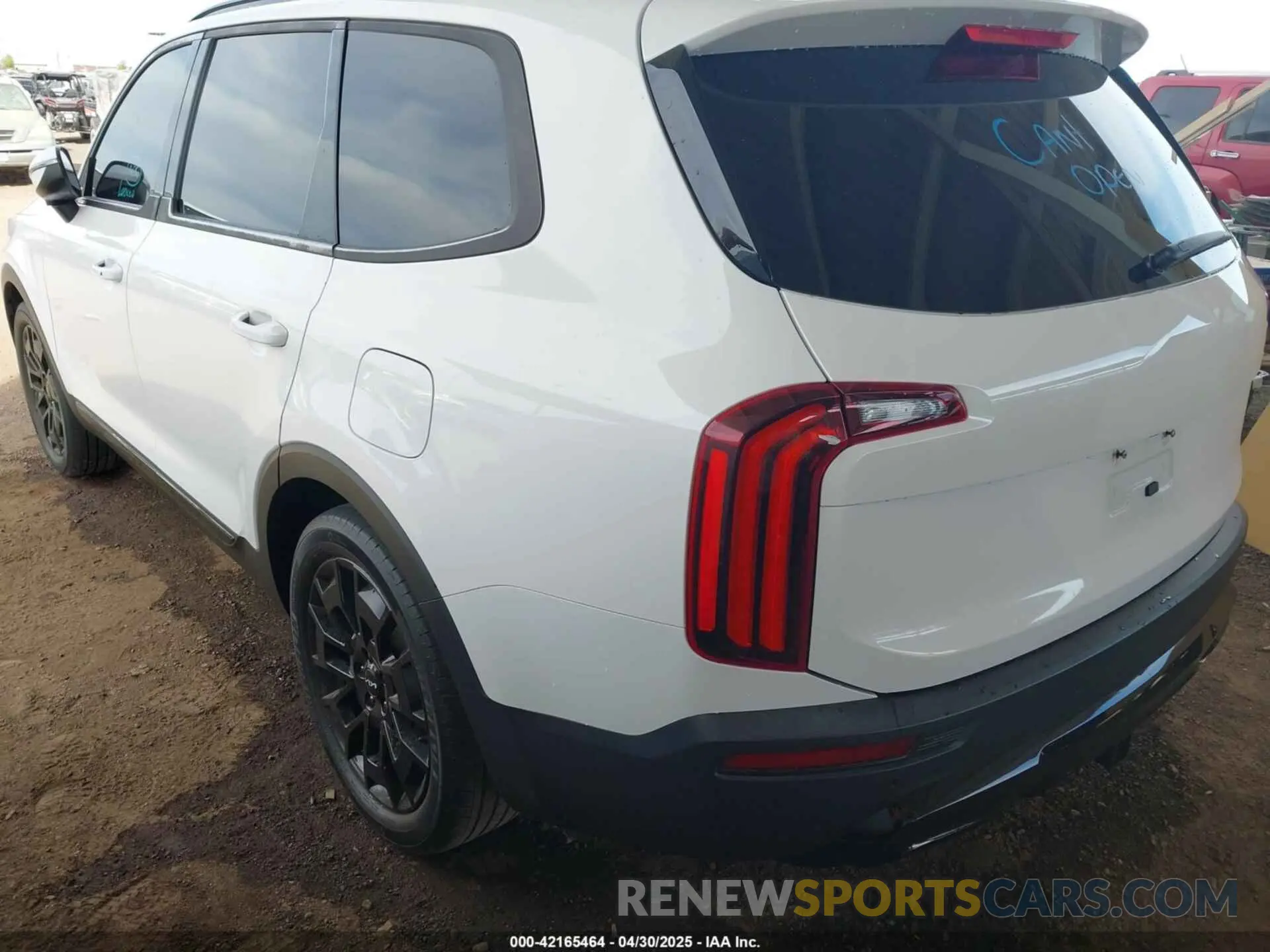 3 Photograph of a damaged car 5XYP3DHC1NG262171 KIA TELLURIDE 2022