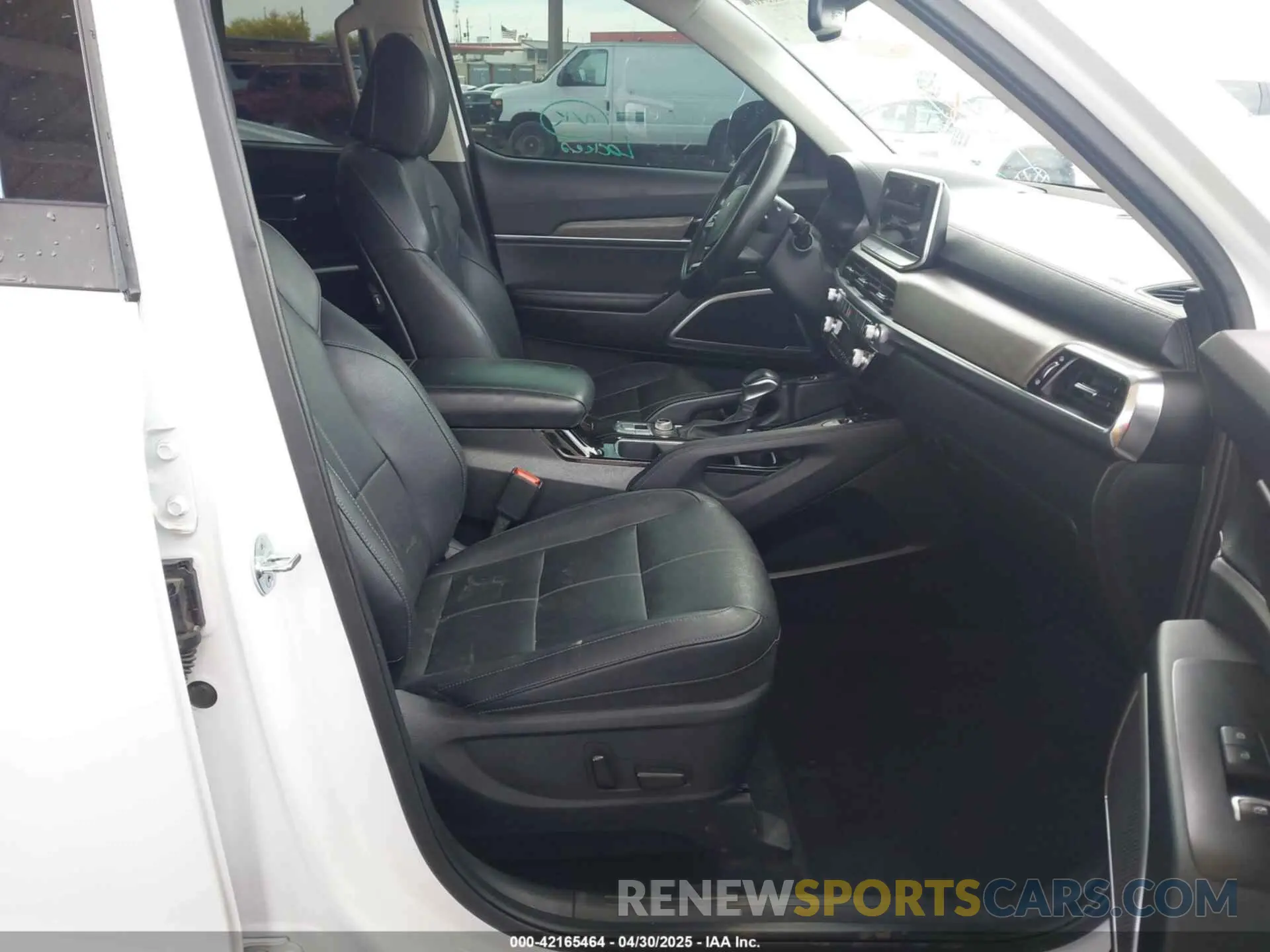 5 Photograph of a damaged car 5XYP3DHC1NG262171 KIA TELLURIDE 2022