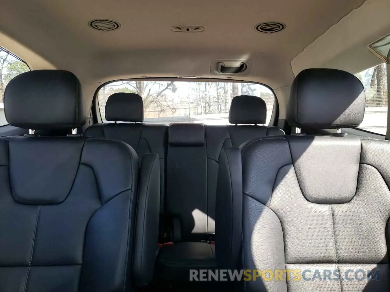 10 Photograph of a damaged car 5XYP3DHC1NG303334 KIA TELLURIDE 2022
