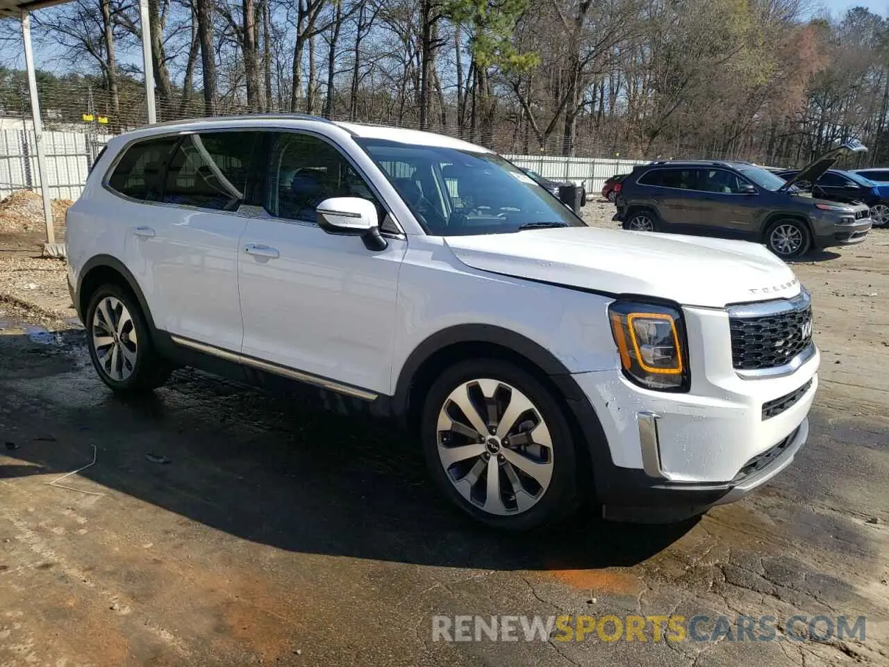 4 Photograph of a damaged car 5XYP3DHC1NG303334 KIA TELLURIDE 2022