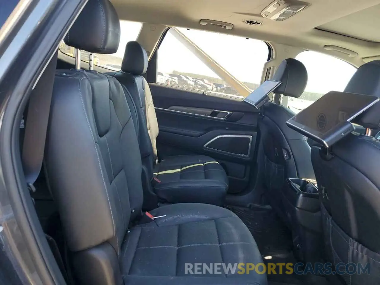 10 Photograph of a damaged car 5XYP3DHC2NG204344 KIA TELLURIDE 2022