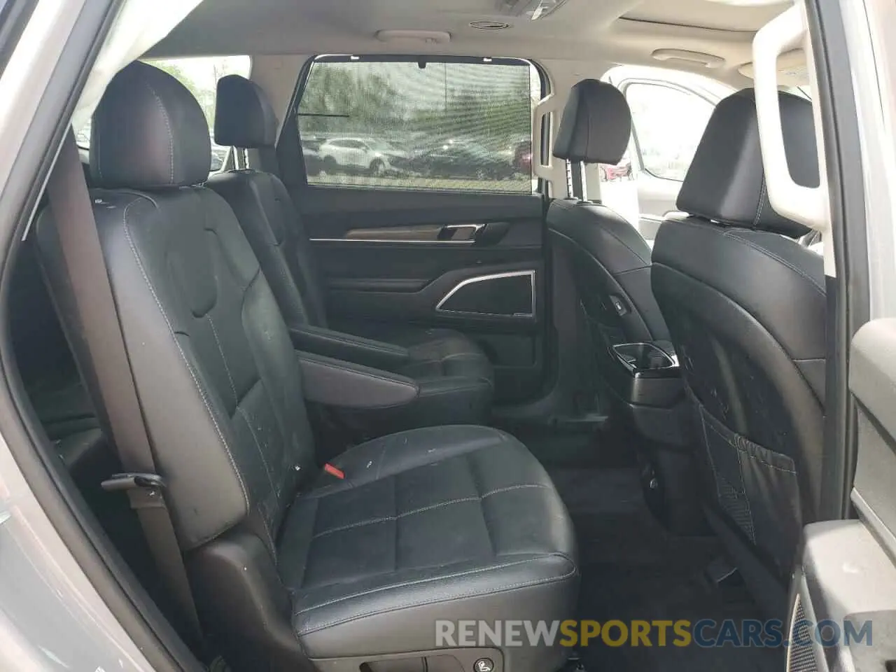 11 Photograph of a damaged car 5XYP3DHC2NG215649 KIA TELLURIDE 2022