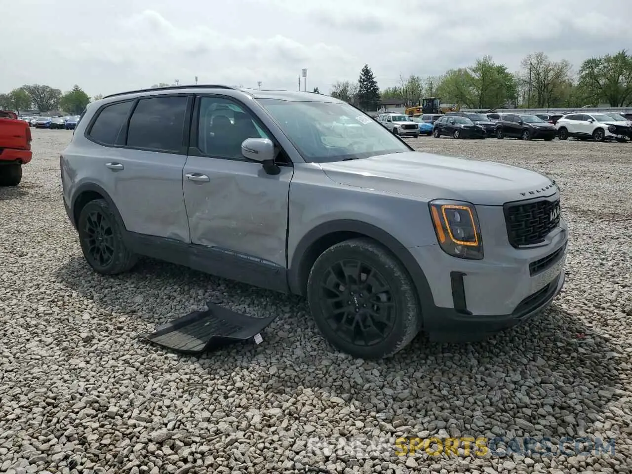 4 Photograph of a damaged car 5XYP3DHC2NG215649 KIA TELLURIDE 2022