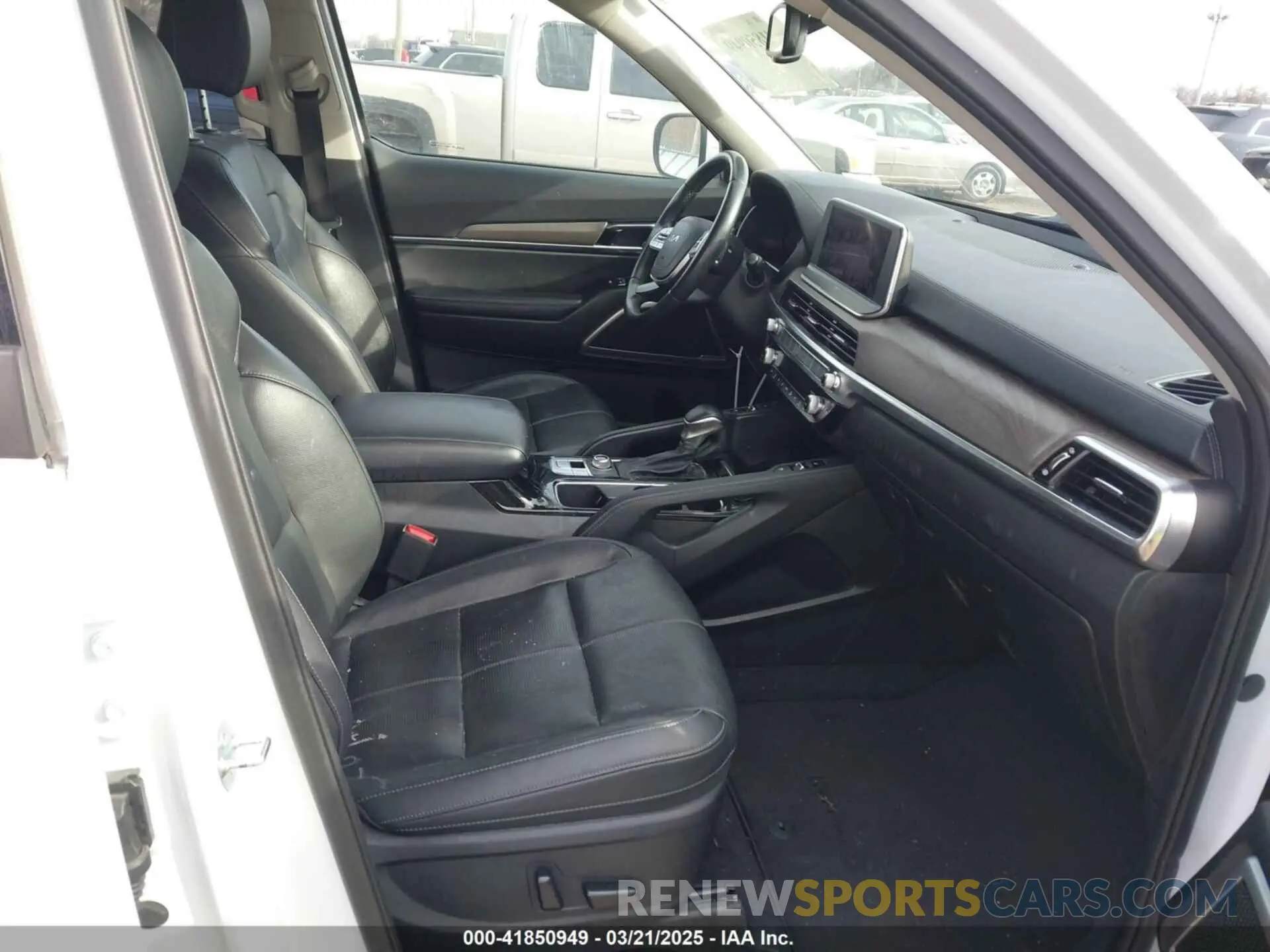 5 Photograph of a damaged car 5XYP3DHC3NG204367 KIA TELLURIDE 2022