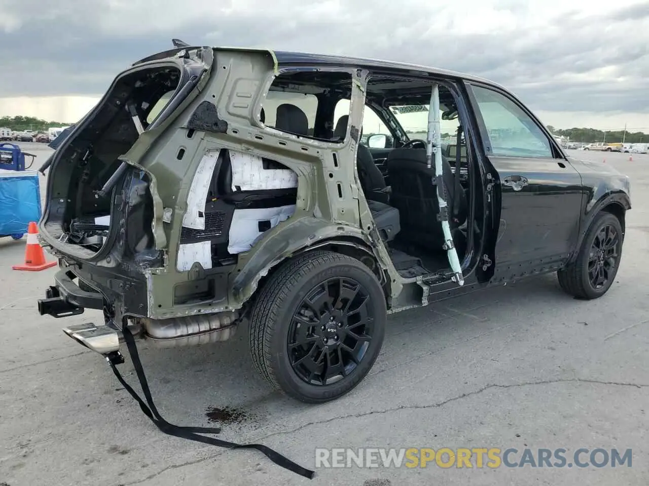 3 Photograph of a damaged car 5XYP3DHC3NG215109 KIA TELLURIDE 2022