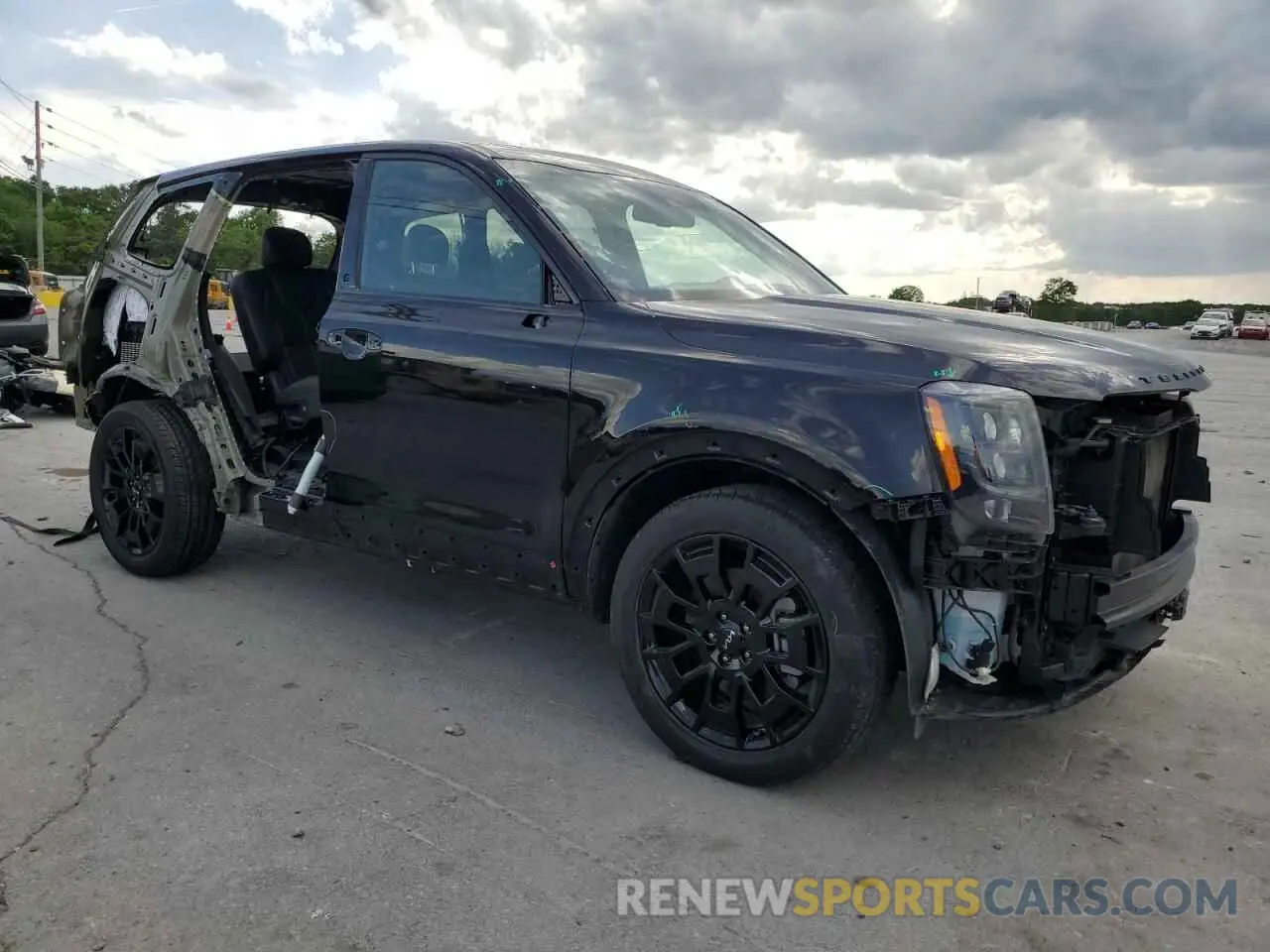 4 Photograph of a damaged car 5XYP3DHC3NG215109 KIA TELLURIDE 2022