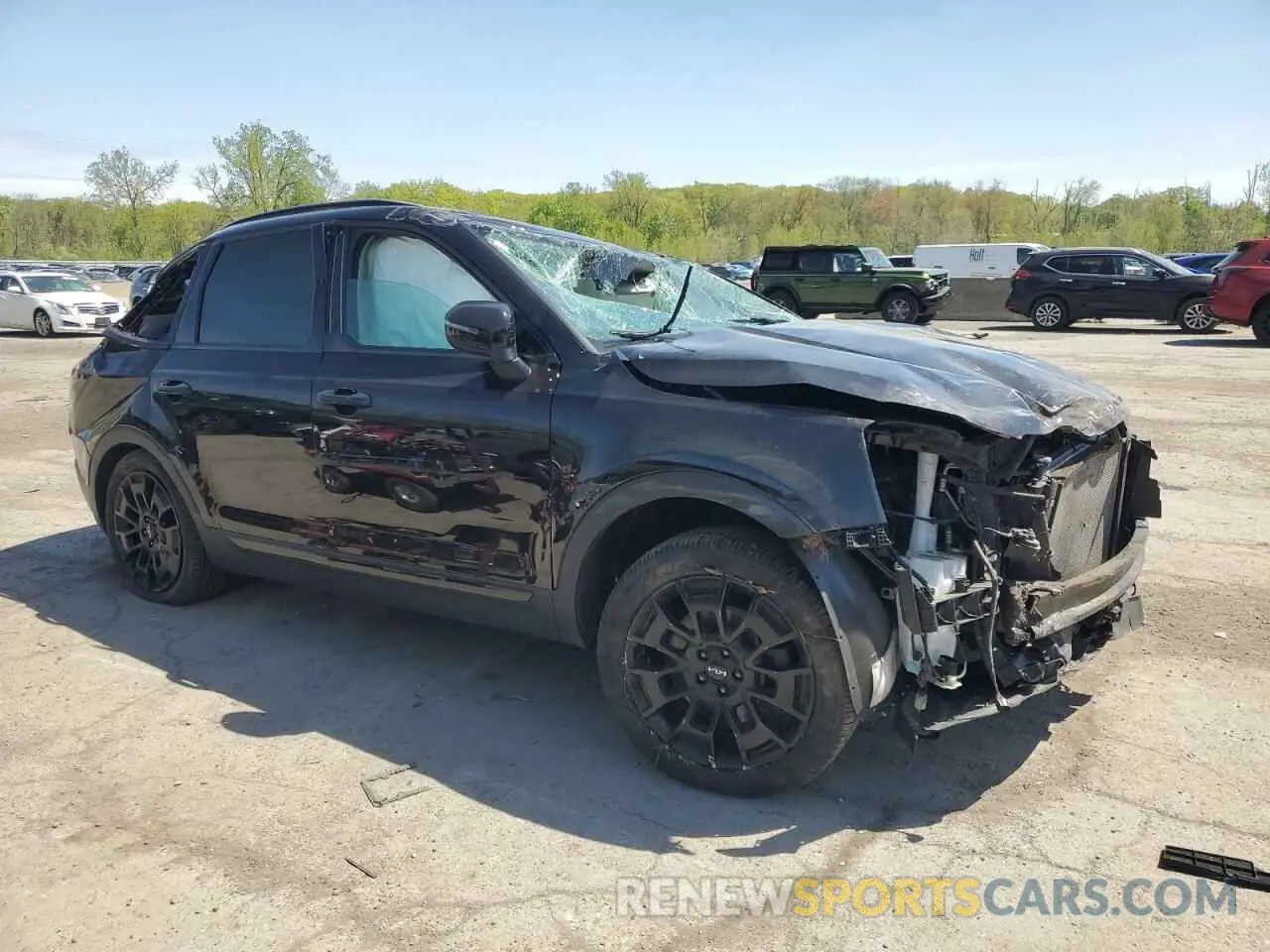 4 Photograph of a damaged car 5XYP3DHC3NG228264 KIA TELLURIDE 2022