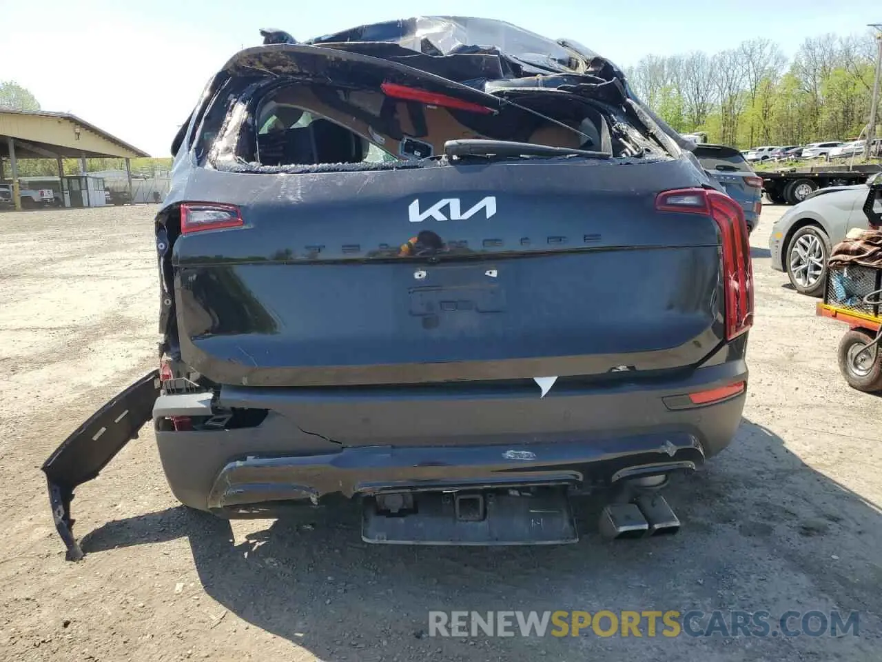 6 Photograph of a damaged car 5XYP3DHC3NG228264 KIA TELLURIDE 2022