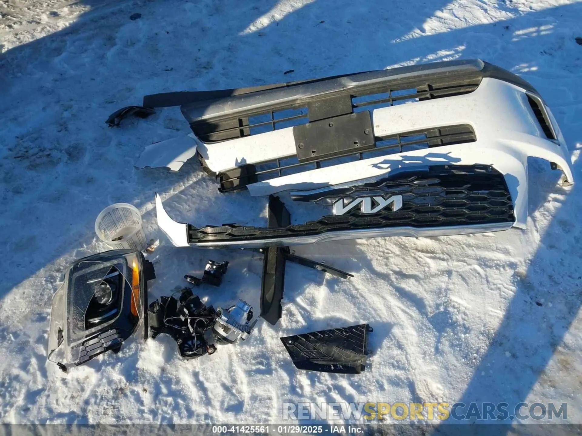 12 Photograph of a damaged car 5XYP3DHC3NG247588 KIA TELLURIDE 2022