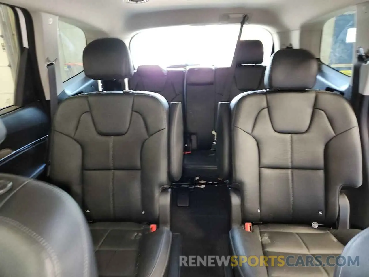 10 Photograph of a damaged car 5XYP3DHC3NG292384 KIA TELLURIDE 2022
