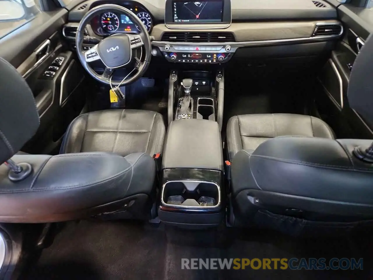 8 Photograph of a damaged car 5XYP3DHC3NG292384 KIA TELLURIDE 2022