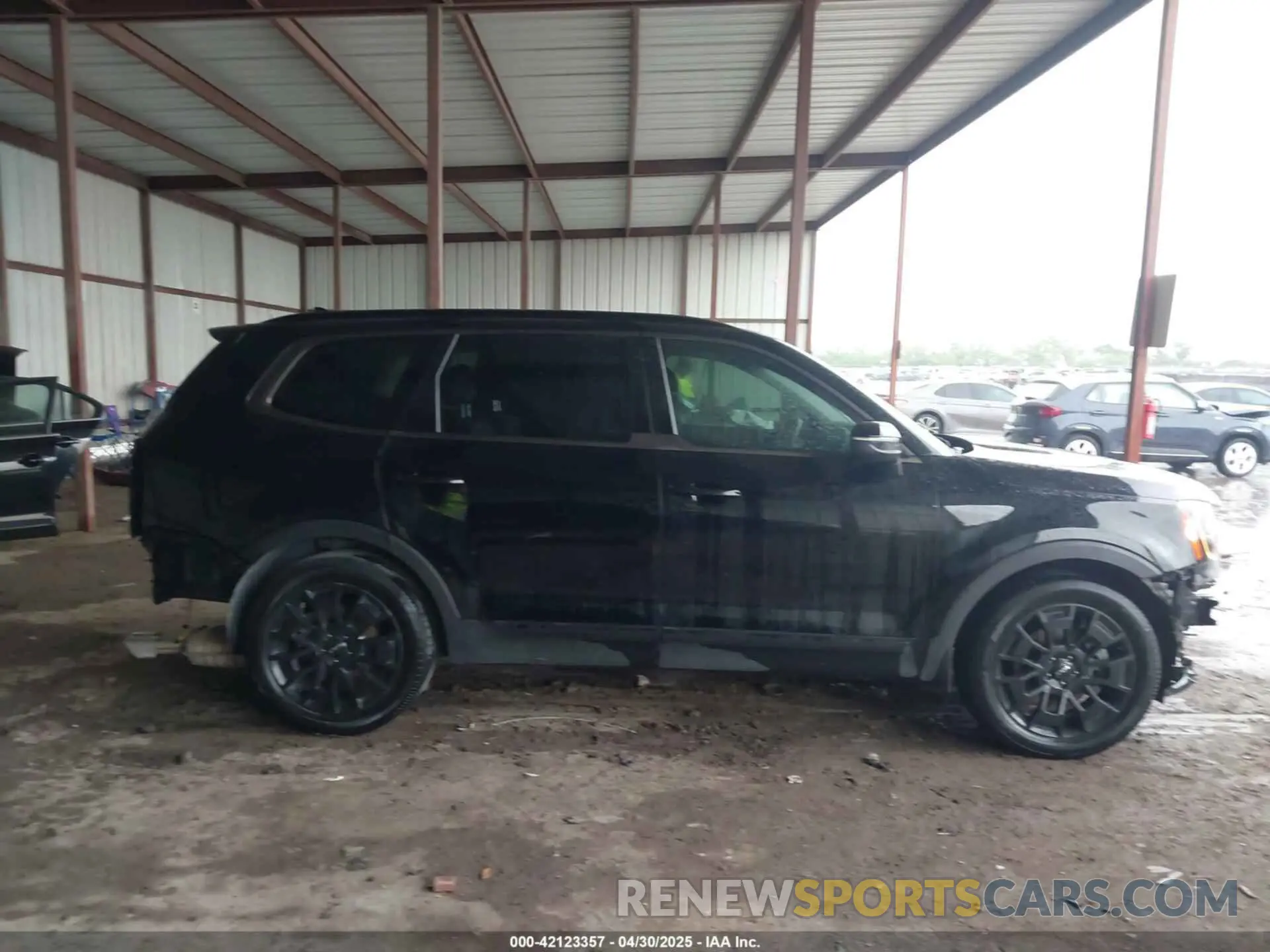 13 Photograph of a damaged car 5XYP3DHC4NG250757 KIA TELLURIDE 2022