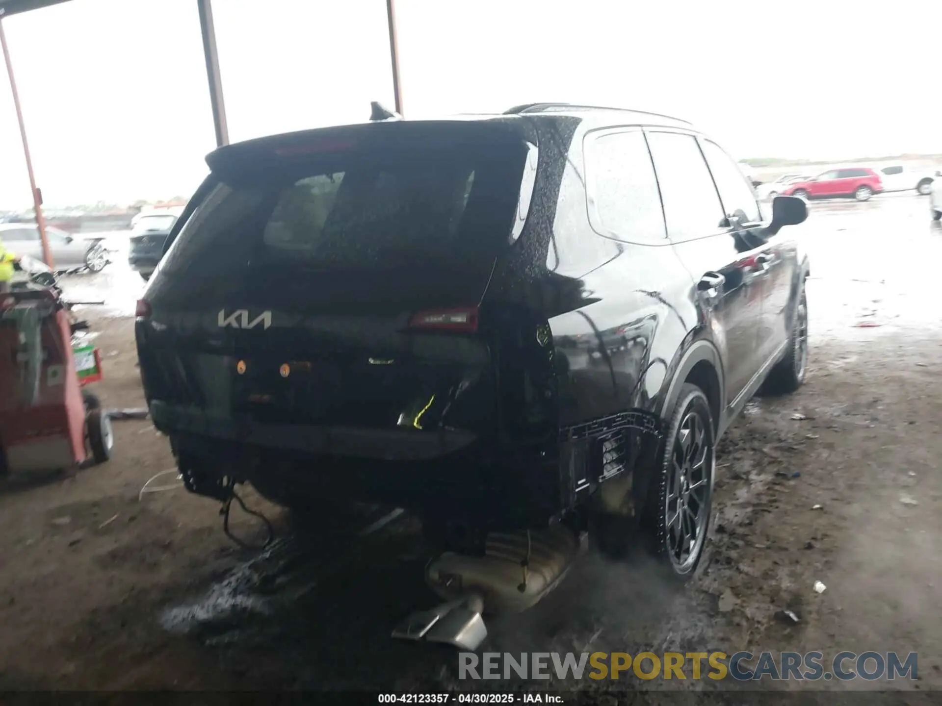 4 Photograph of a damaged car 5XYP3DHC4NG250757 KIA TELLURIDE 2022