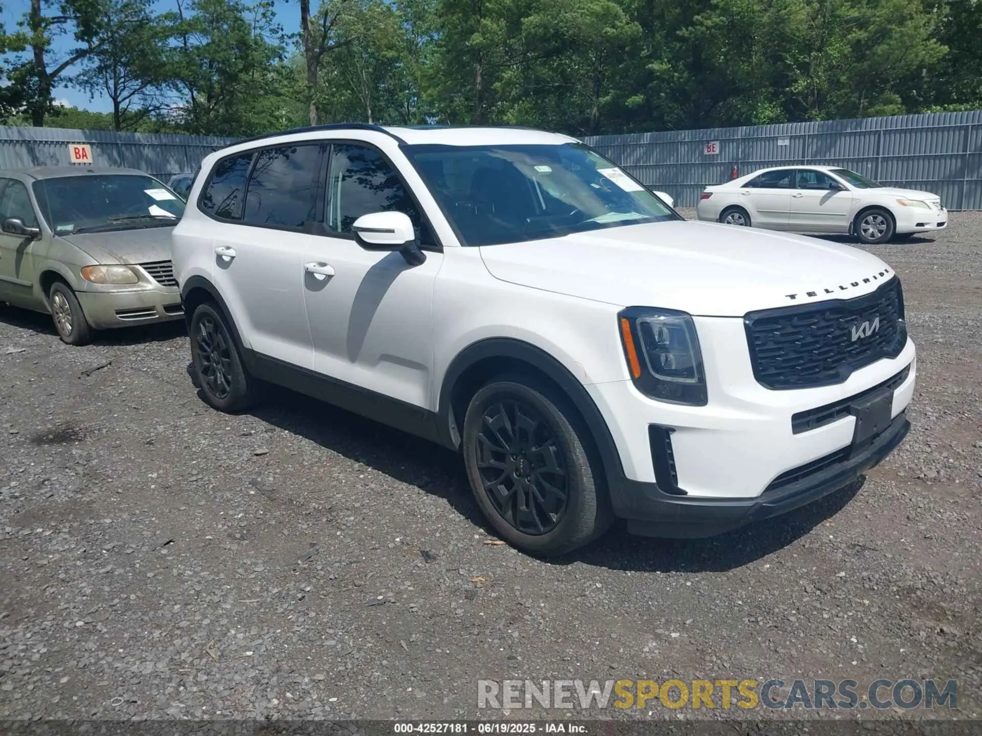 1 Photograph of a damaged car 5XYP3DHC4NG253612 KIA TELLURIDE 2022