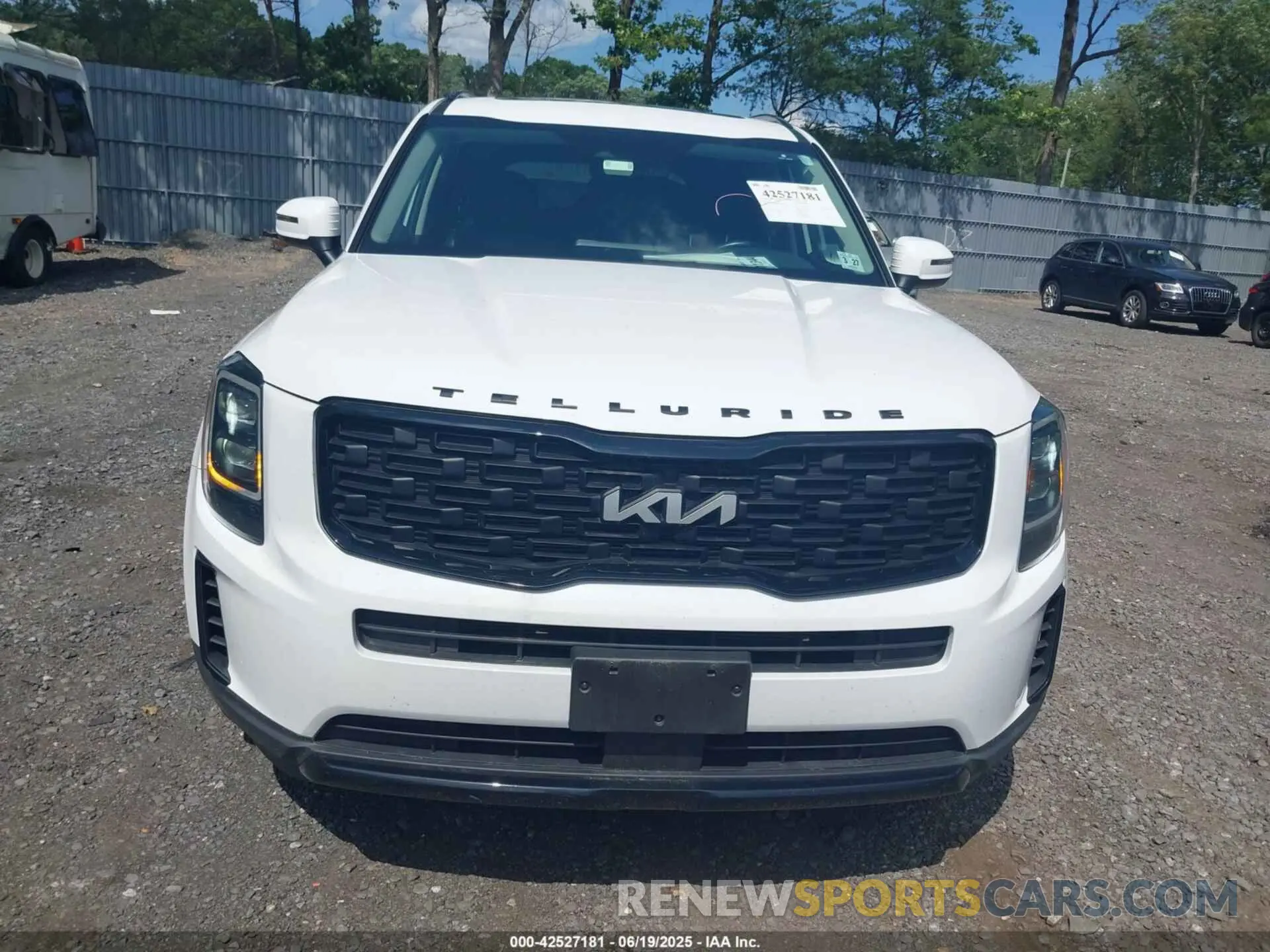 12 Photograph of a damaged car 5XYP3DHC4NG253612 KIA TELLURIDE 2022