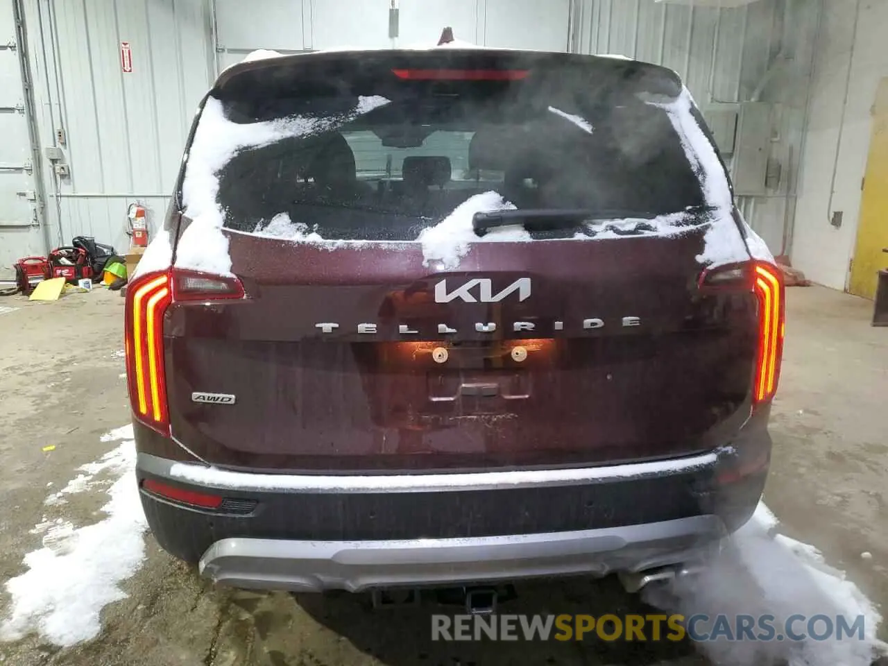 6 Photograph of a damaged car 5XYP3DHC4NG283693 KIA TELLURIDE 2022