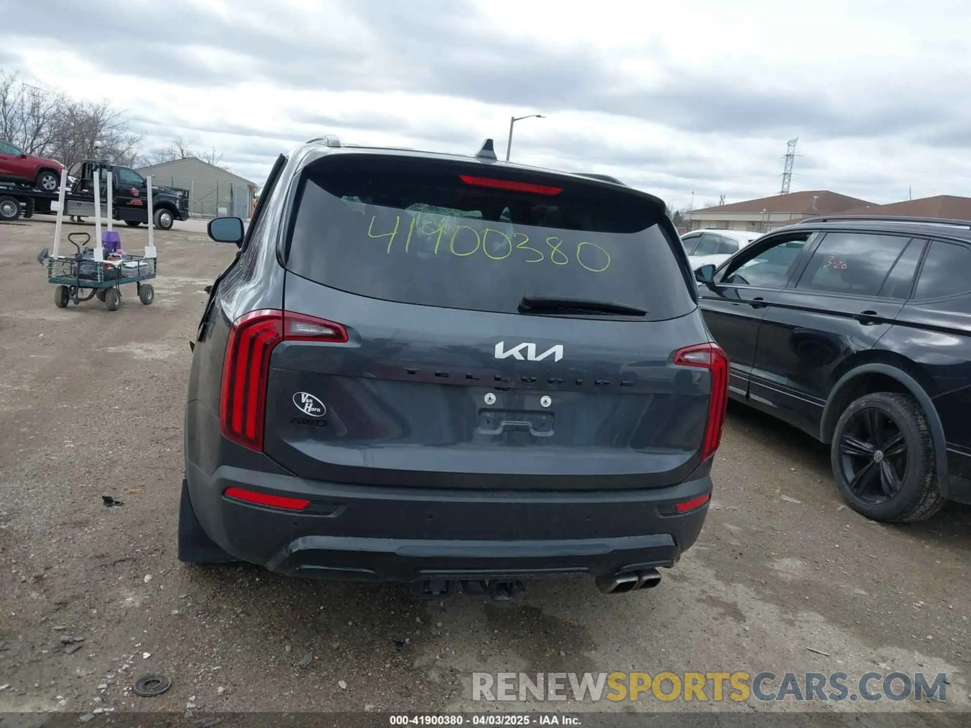 16 Photograph of a damaged car 5XYP3DHC6NG218702 KIA TELLURIDE 2022