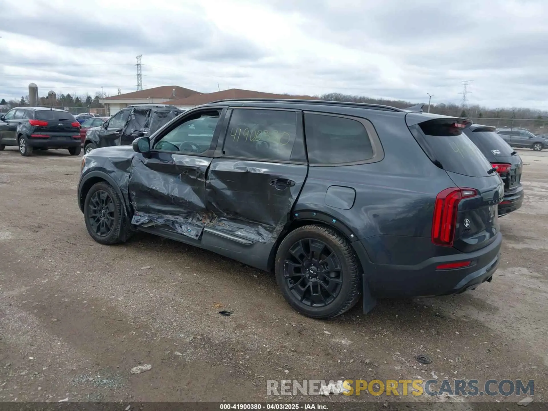 3 Photograph of a damaged car 5XYP3DHC6NG218702 KIA TELLURIDE 2022