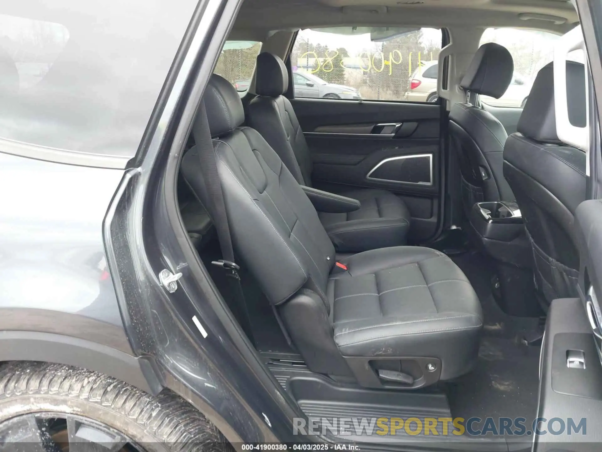 8 Photograph of a damaged car 5XYP3DHC6NG218702 KIA TELLURIDE 2022