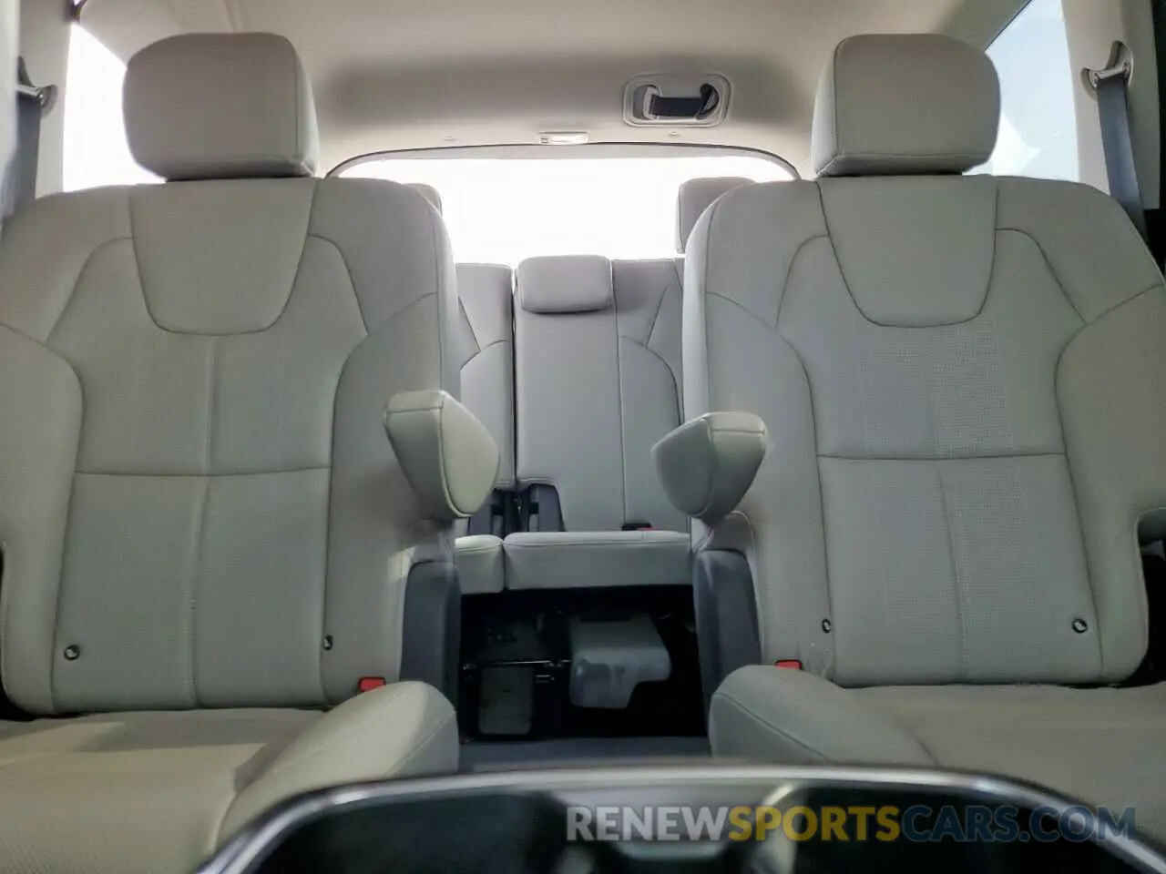 10 Photograph of a damaged car 5XYP3DHC6NG251537 KIA TELLURIDE 2022