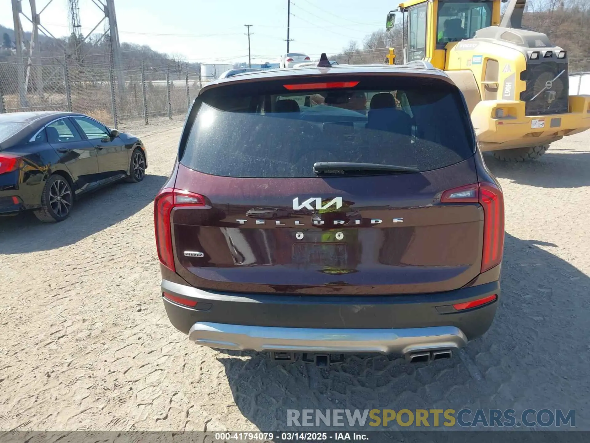 17 Photograph of a damaged car 5XYP3DHC8NG203652 KIA TELLURIDE 2022