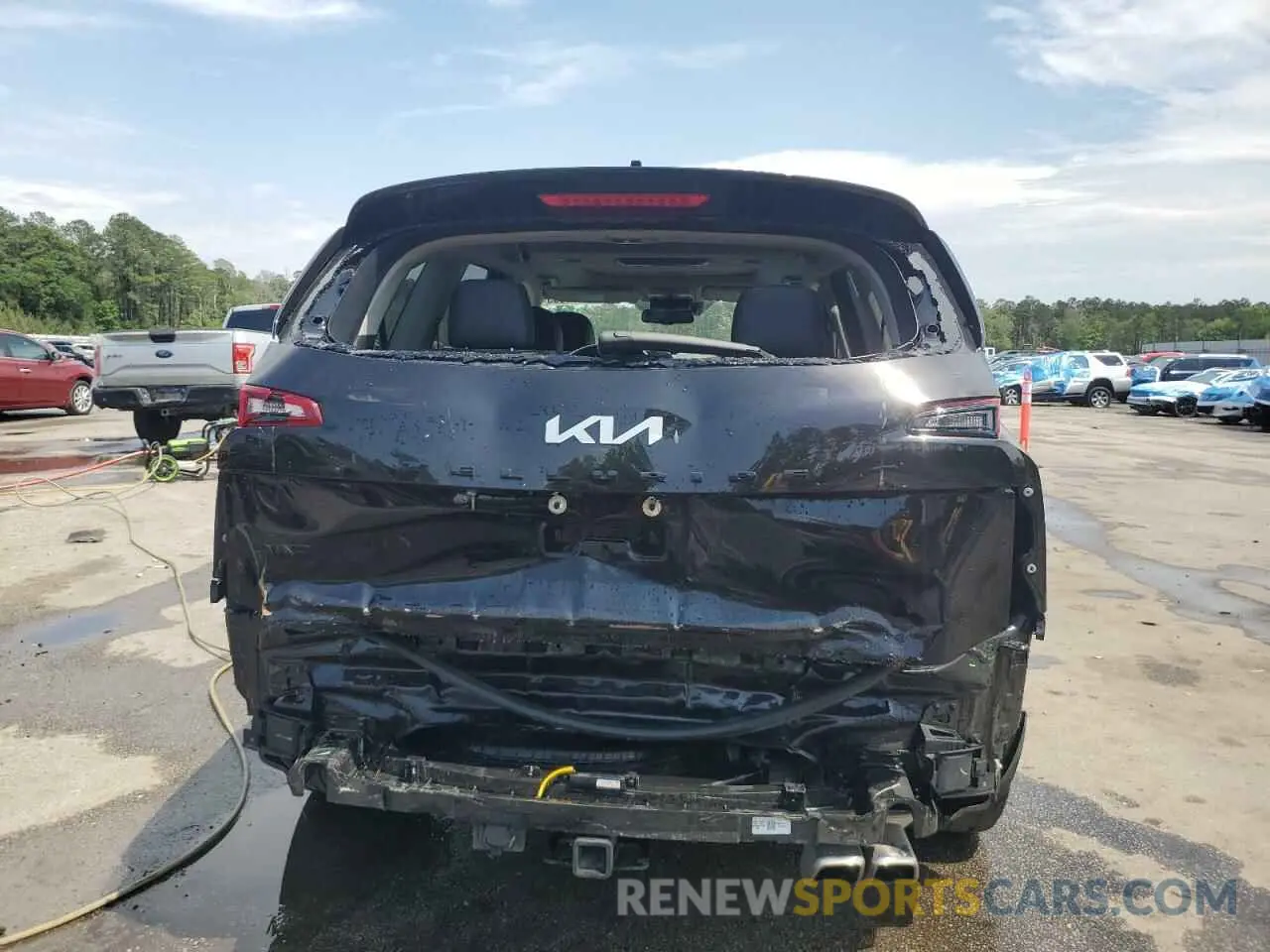6 Photograph of a damaged car 5XYP3DHC8NG235016 KIA TELLURIDE 2022