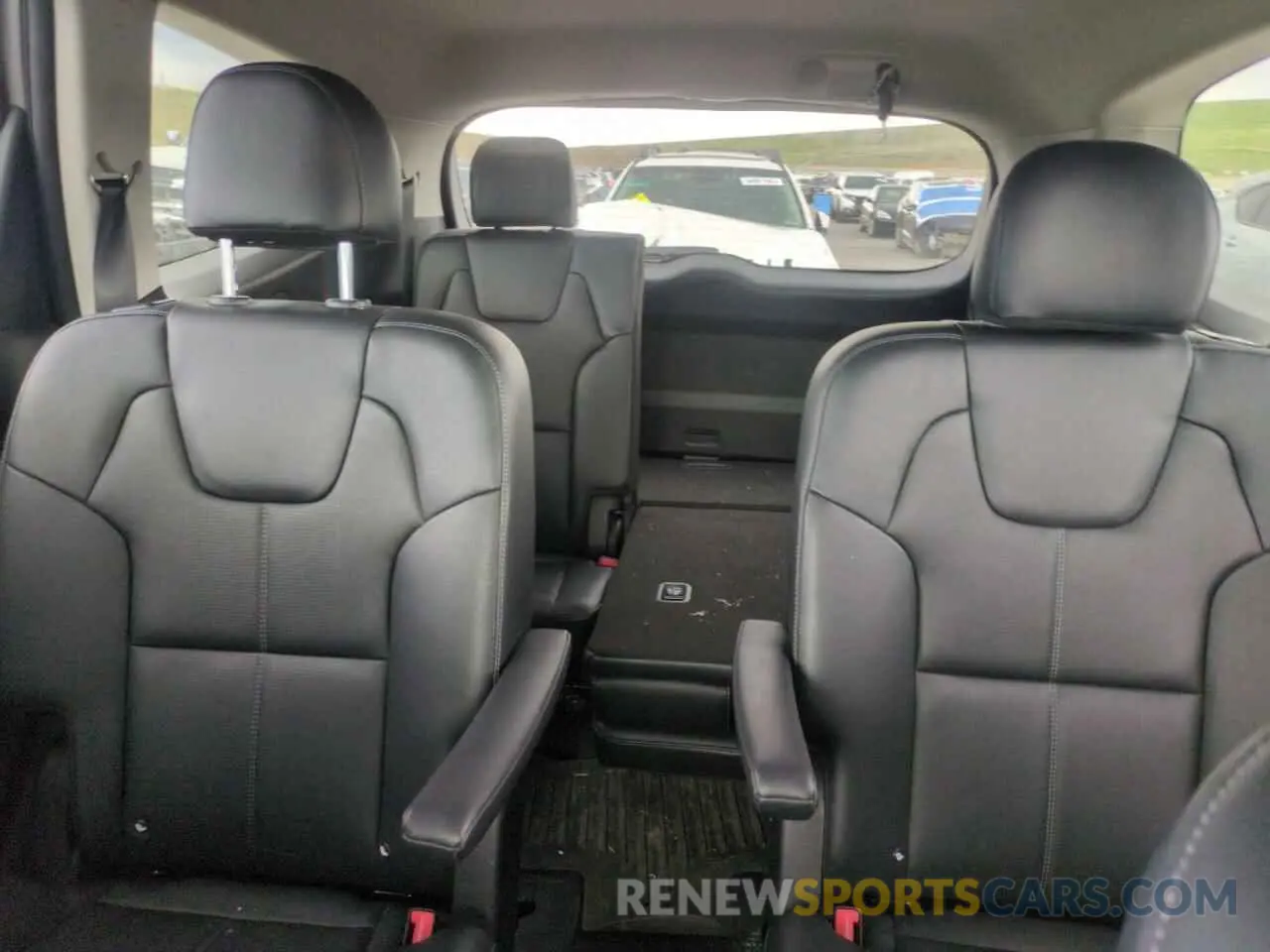 10 Photograph of a damaged car 5XYP3DHC9NG313528 KIA TELLURIDE 2022