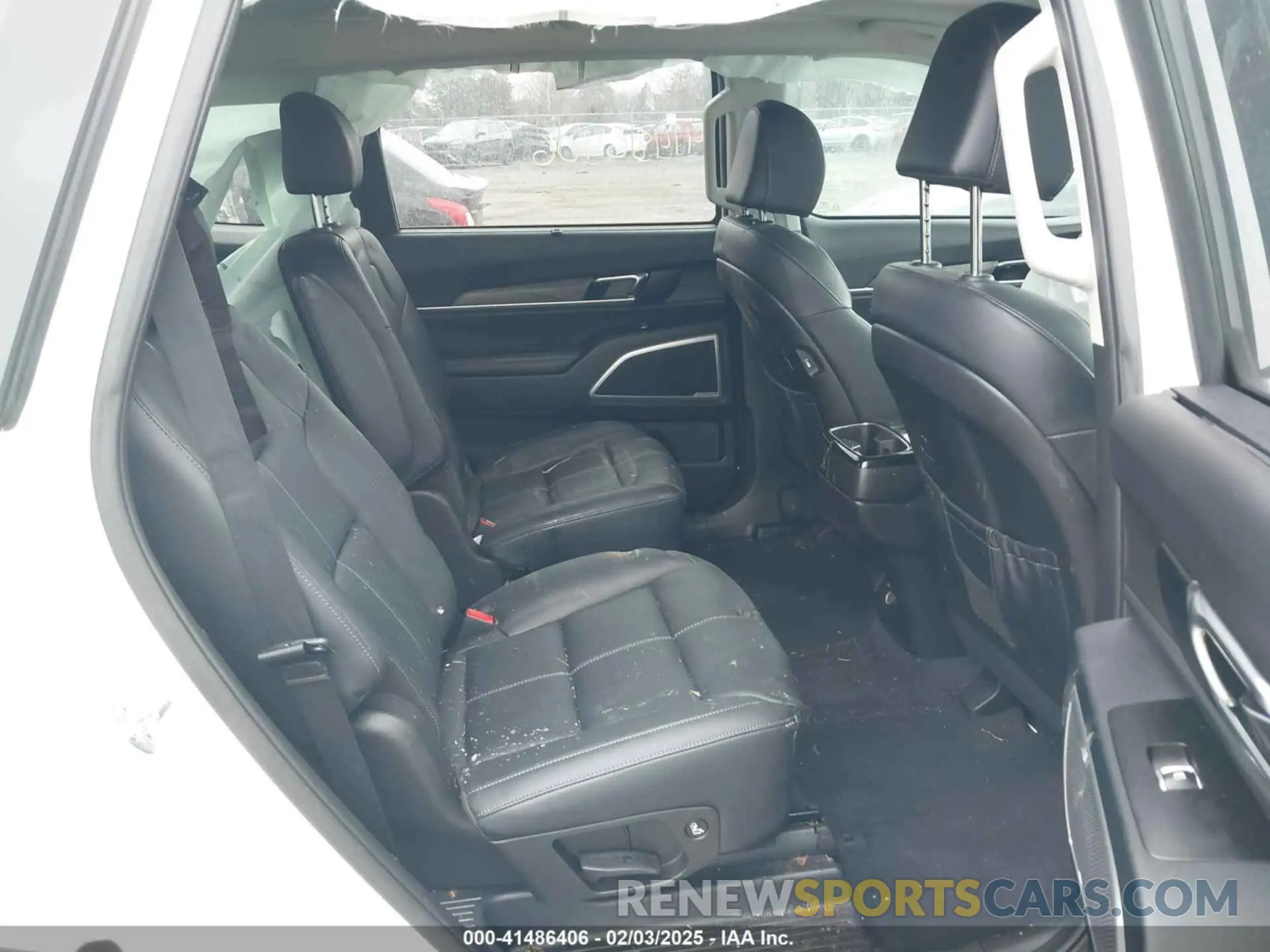 8 Photograph of a damaged car 5XYP3DHCXNG277221 KIA TELLURIDE 2022