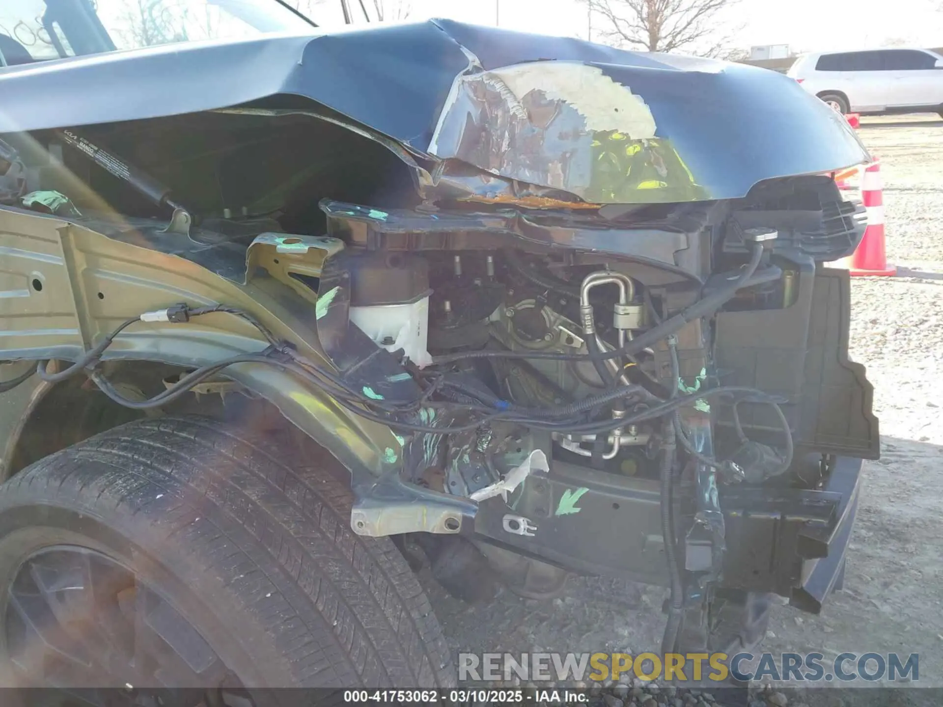 19 Photograph of a damaged car 5XYP3DHCXNG295136 KIA TELLURIDE 2022