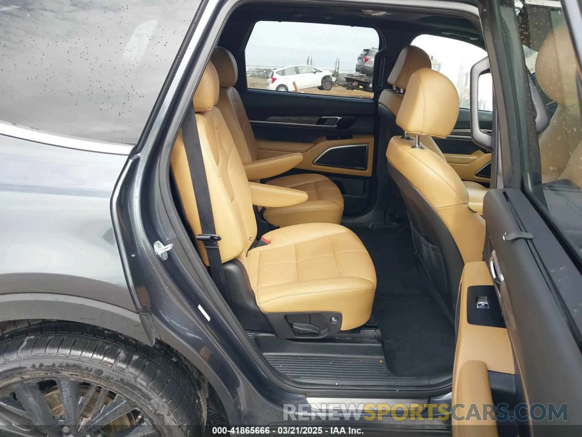 8 Photograph of a damaged car 5XYP54HC2NG253361 KIA TELLURIDE 2022