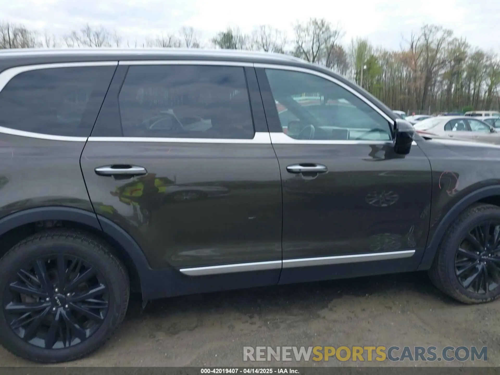 13 Photograph of a damaged car 5XYP54HC4NG271392 KIA TELLURIDE 2022