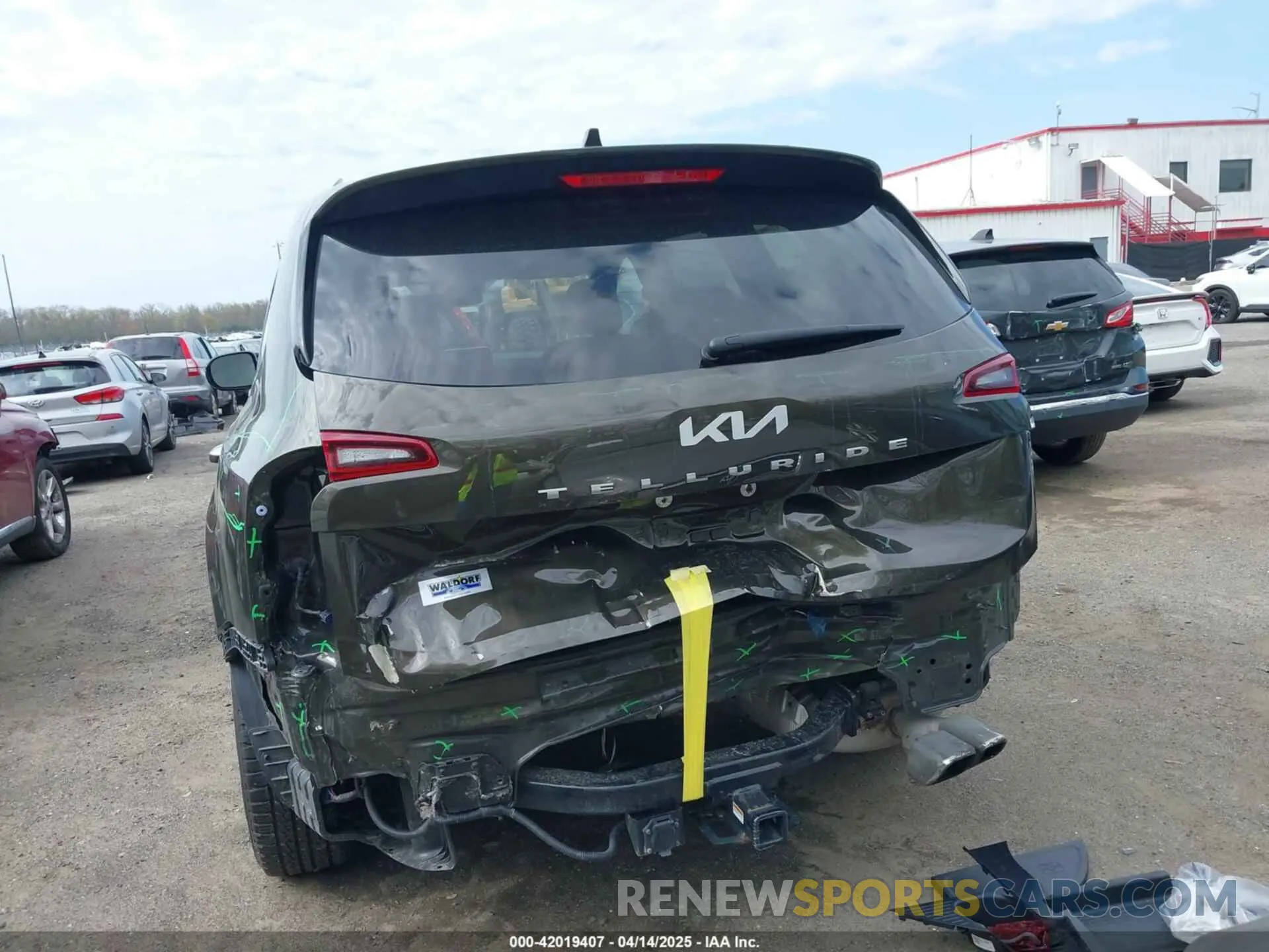 16 Photograph of a damaged car 5XYP54HC4NG271392 KIA TELLURIDE 2022