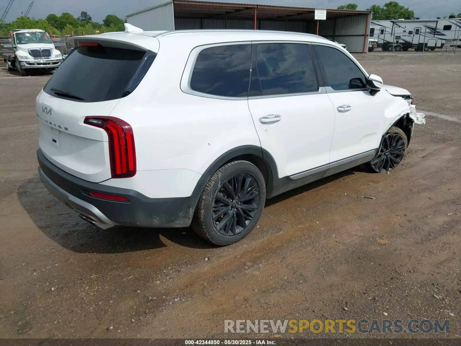 4 Photograph of a damaged car 5XYP54HC5NG256920 KIA TELLURIDE 2022