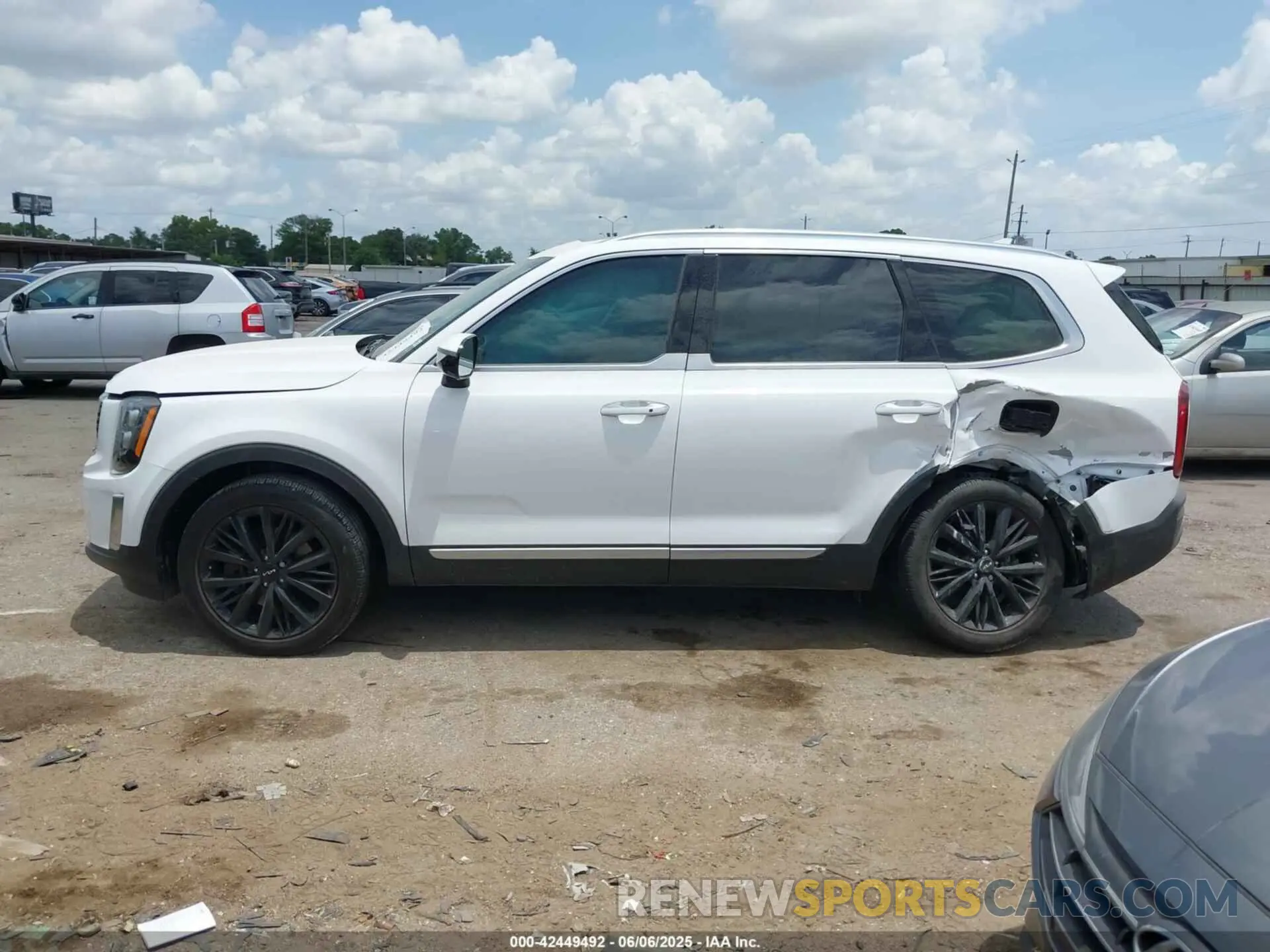13 Photograph of a damaged car 5XYP54HC7NG219318 KIA TELLURIDE 2022