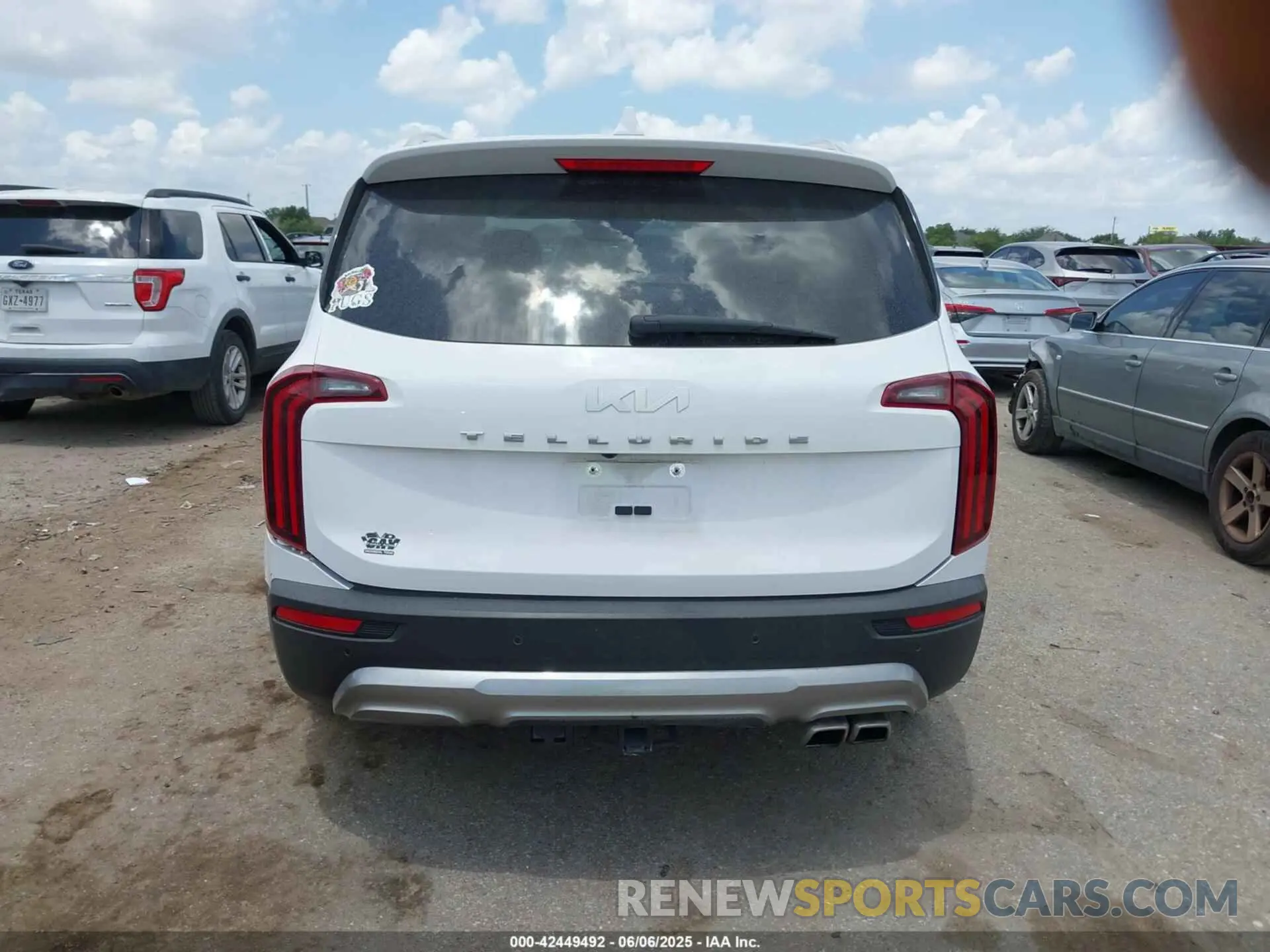 15 Photograph of a damaged car 5XYP54HC7NG219318 KIA TELLURIDE 2022