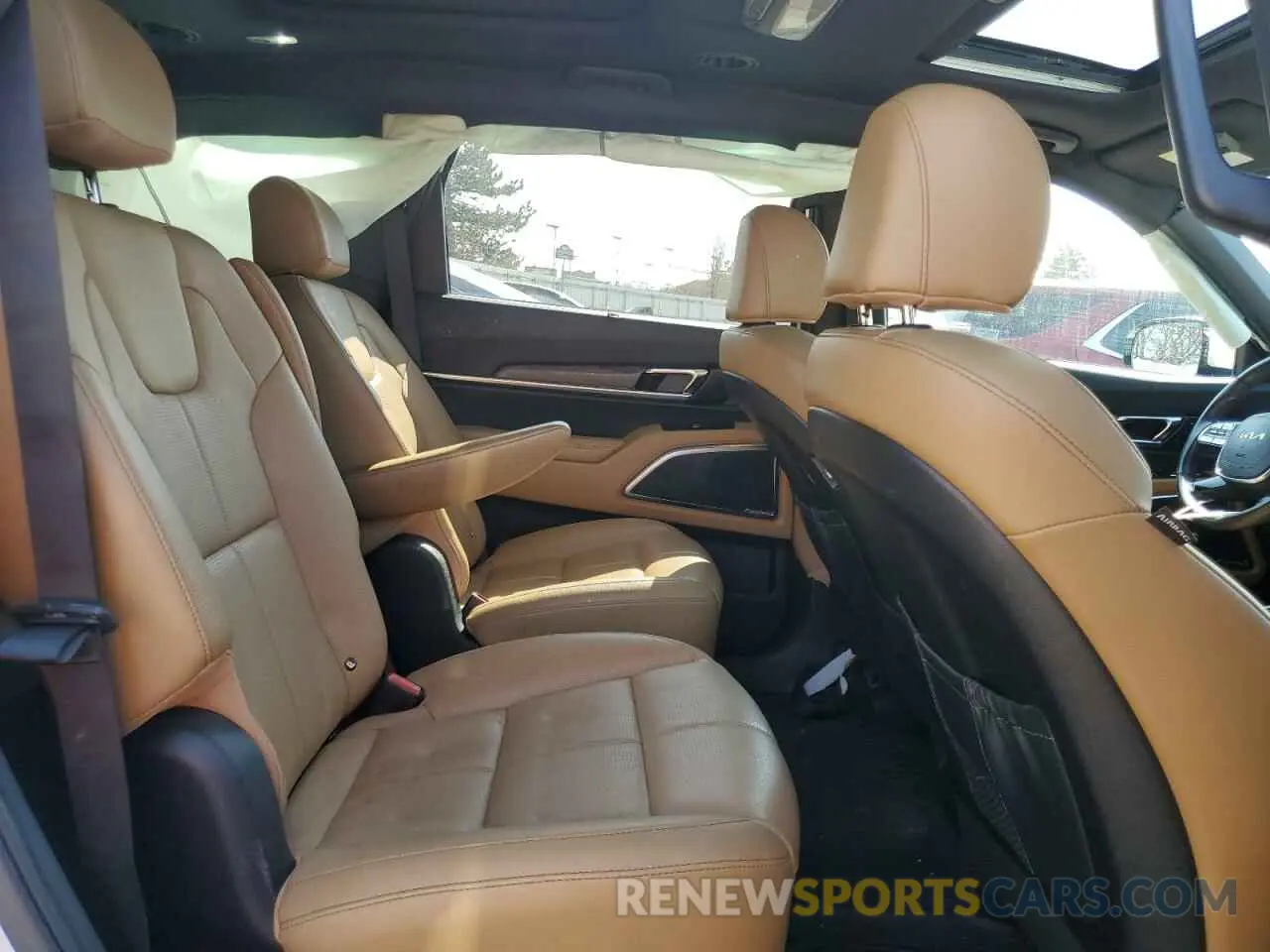 11 Photograph of a damaged car 5XYP54HC8NG201913 KIA TELLURIDE 2022