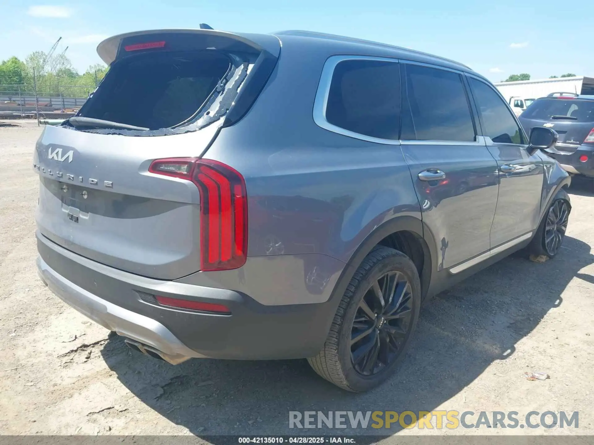 4 Photograph of a damaged car 5XYP54HC8NG290821 KIA TELLURIDE 2022