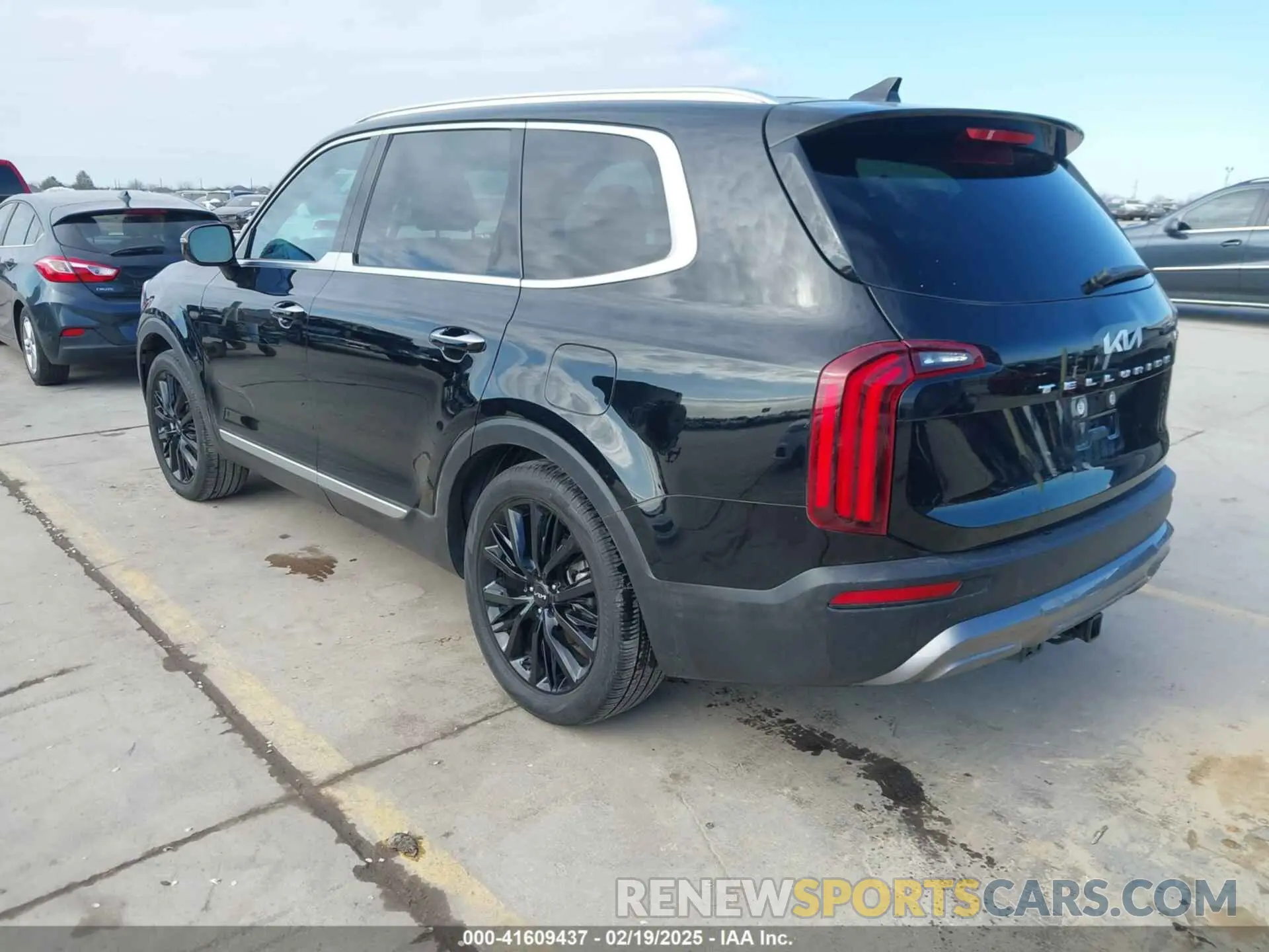 3 Photograph of a damaged car 5XYP54HC8NG318696 KIA TELLURIDE 2022