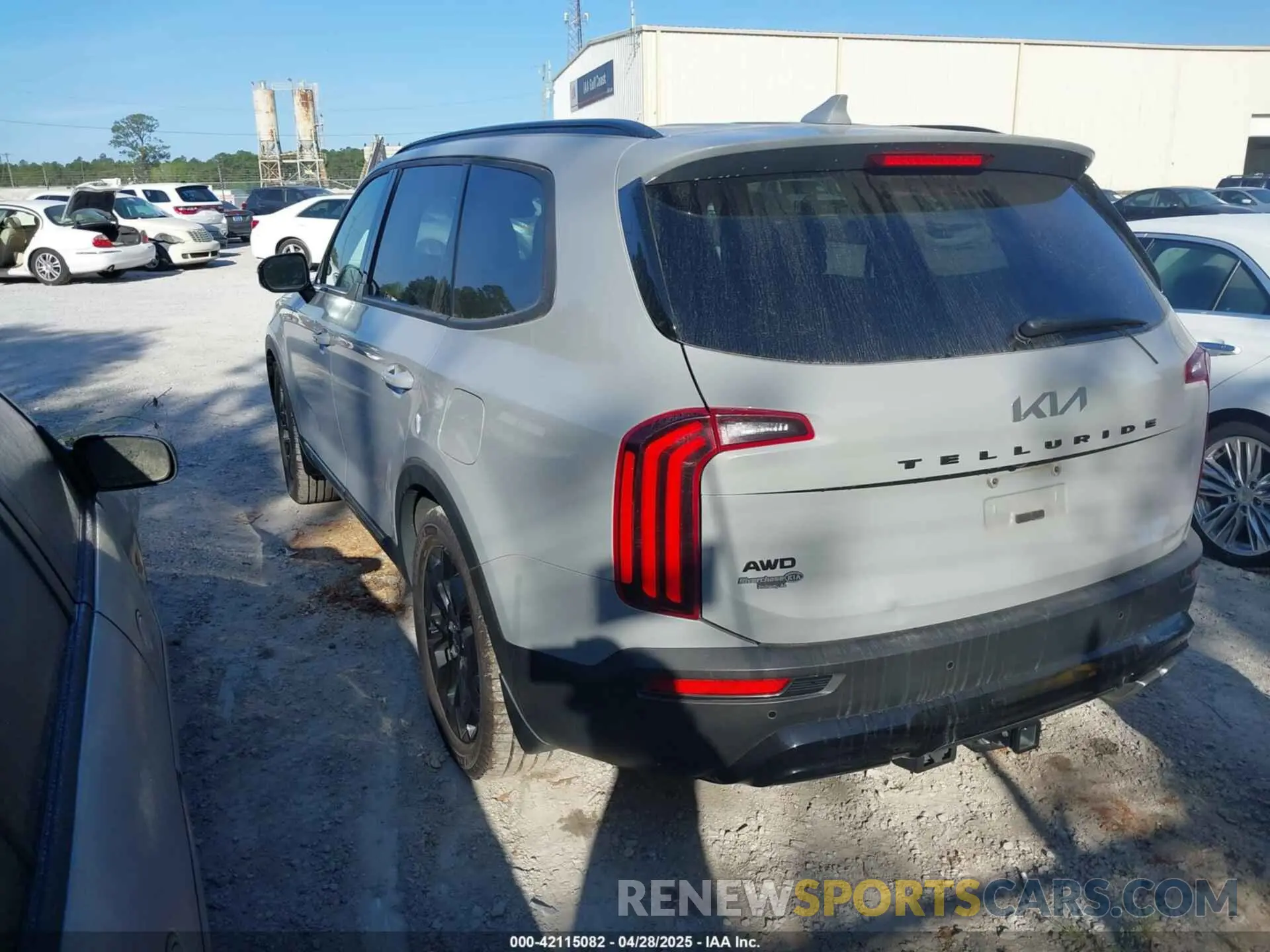 3 Photograph of a damaged car 5XYP5DHC0NG212114 KIA TELLURIDE 2022