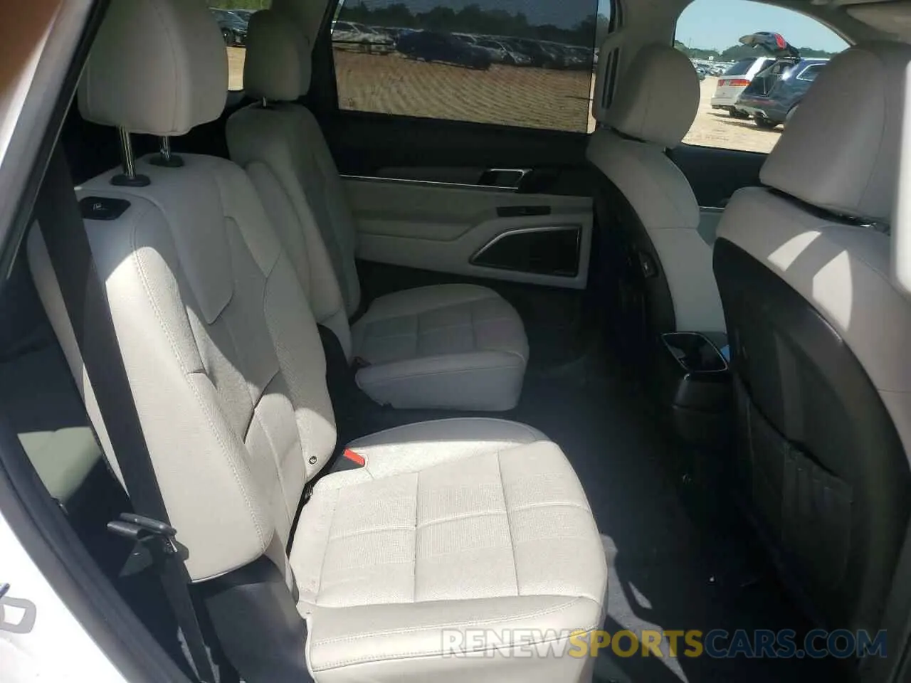 11 Photograph of a damaged car 5XYP5DHC0NG224814 KIA TELLURIDE 2022