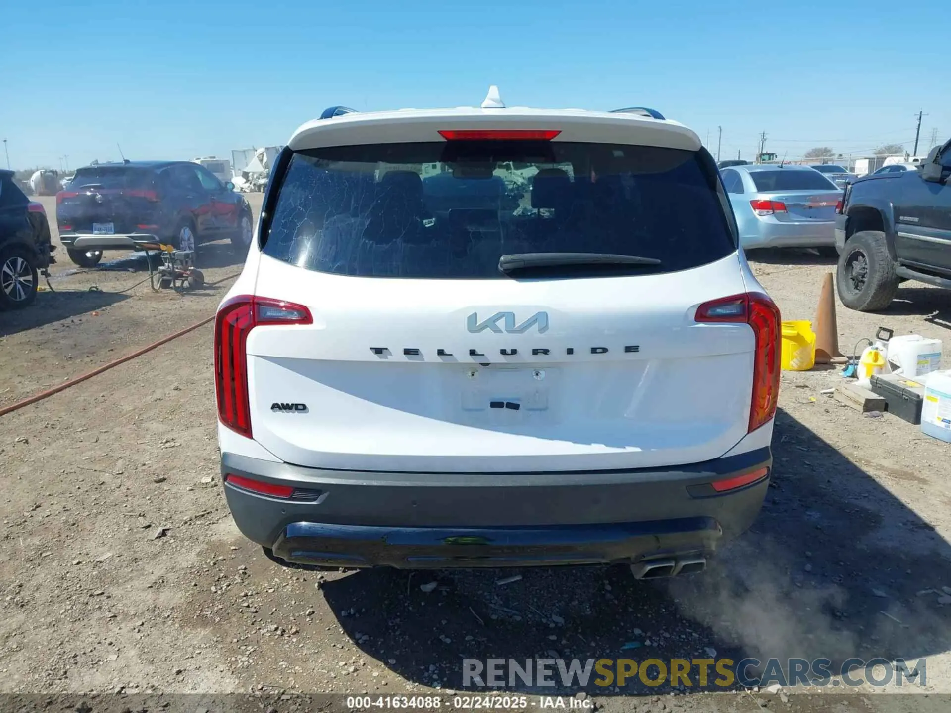 16 Photograph of a damaged car 5XYP5DHC0NG275634 KIA TELLURIDE 2022