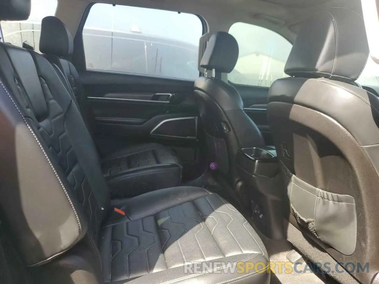 11 Photograph of a damaged car 5XYP5DHC1NG199177 KIA TELLURIDE 2022